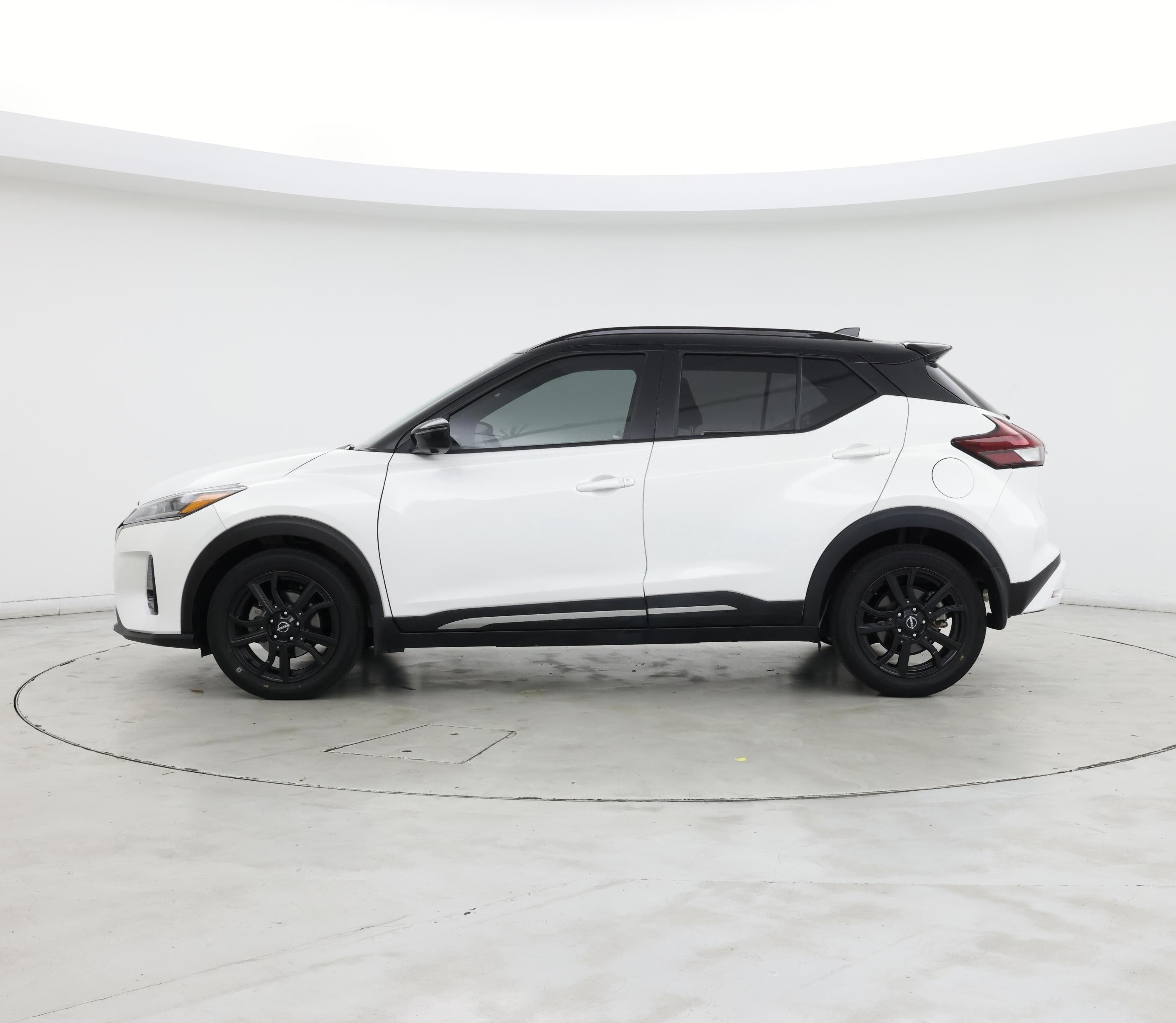 Thumbnail: 2022 Nissan Kicks - 3