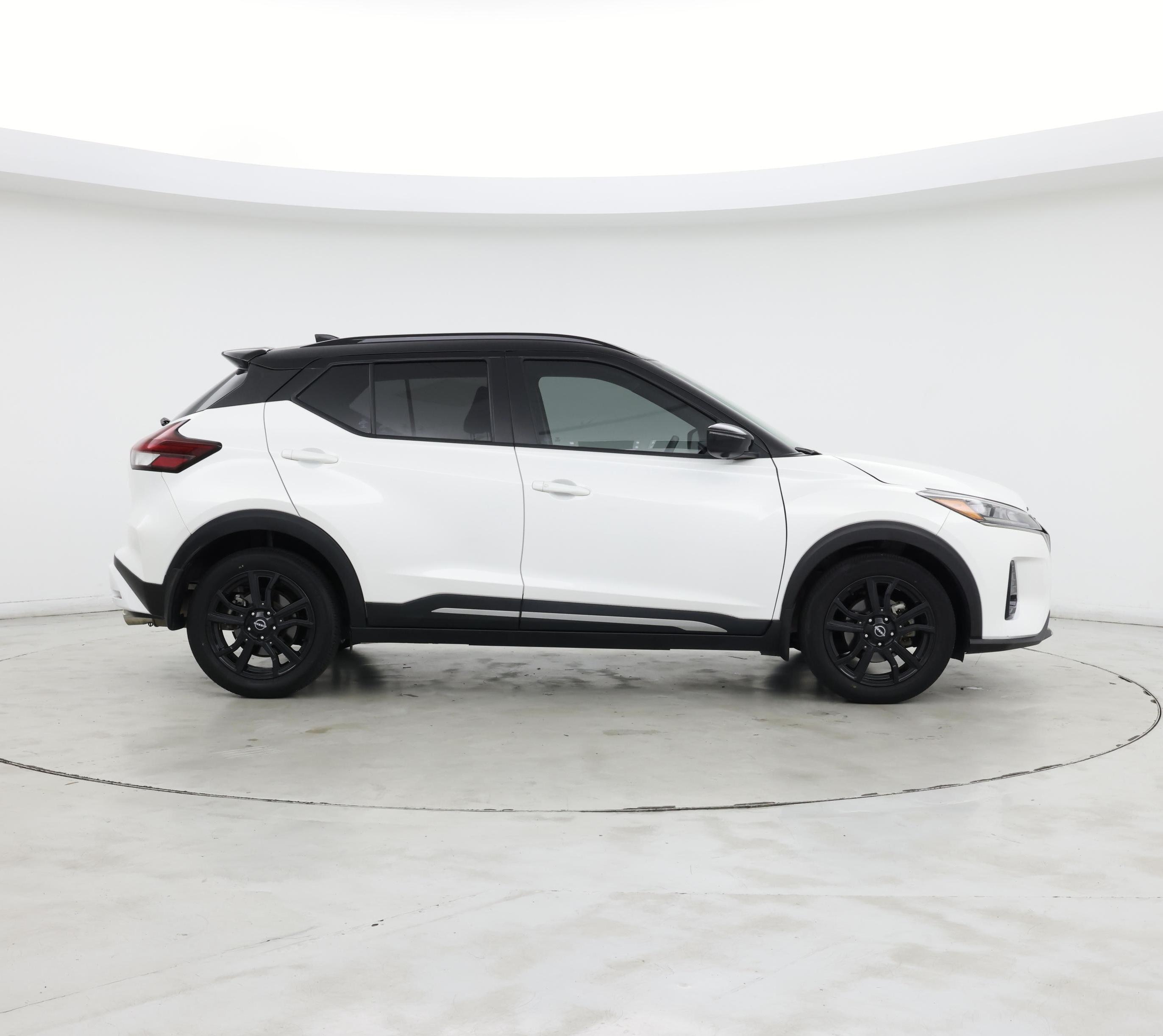 Thumbnail: 2022 Nissan Kicks - 7