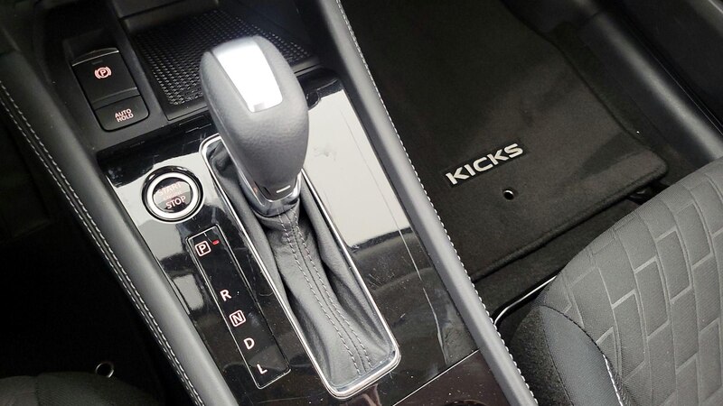 2022 Nissan Kicks SV 17
