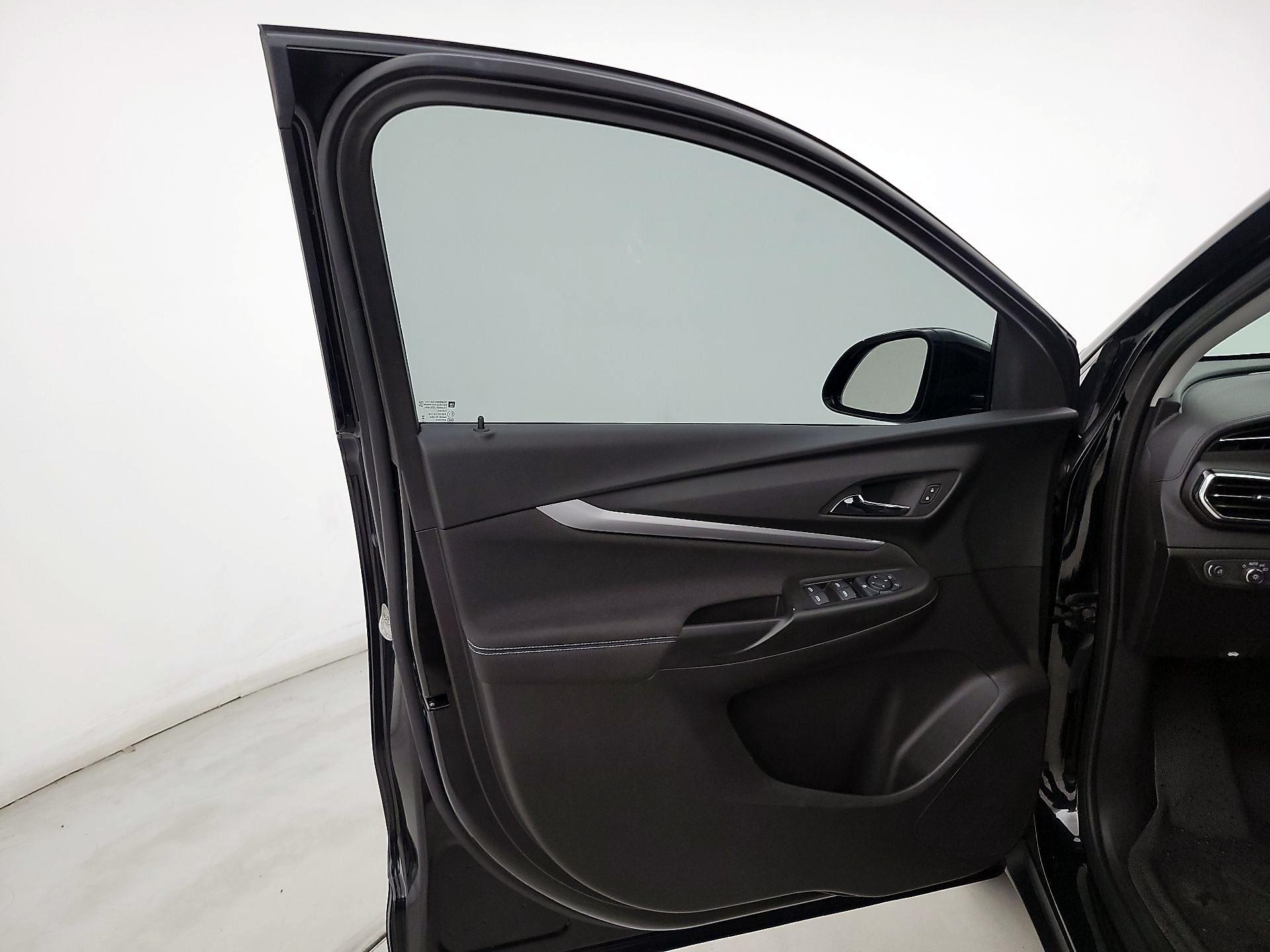 Thumbnail: 2023 Chevrolet Bolt EUV - 12