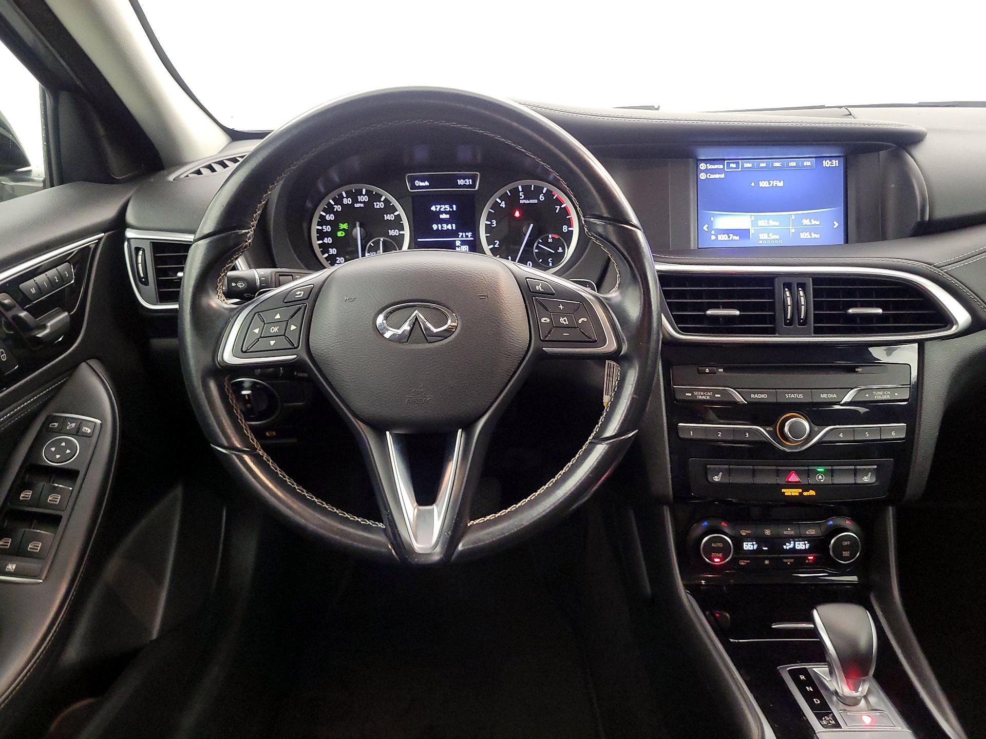 Thumbnail: 2017 INFINITI QX30 - 10