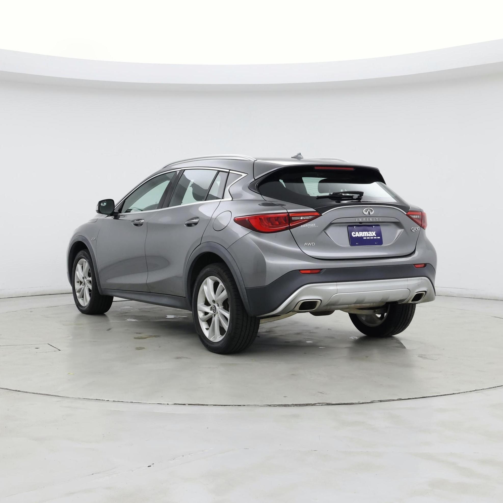 Thumbnail: 2017 INFINITI QX30 - 2