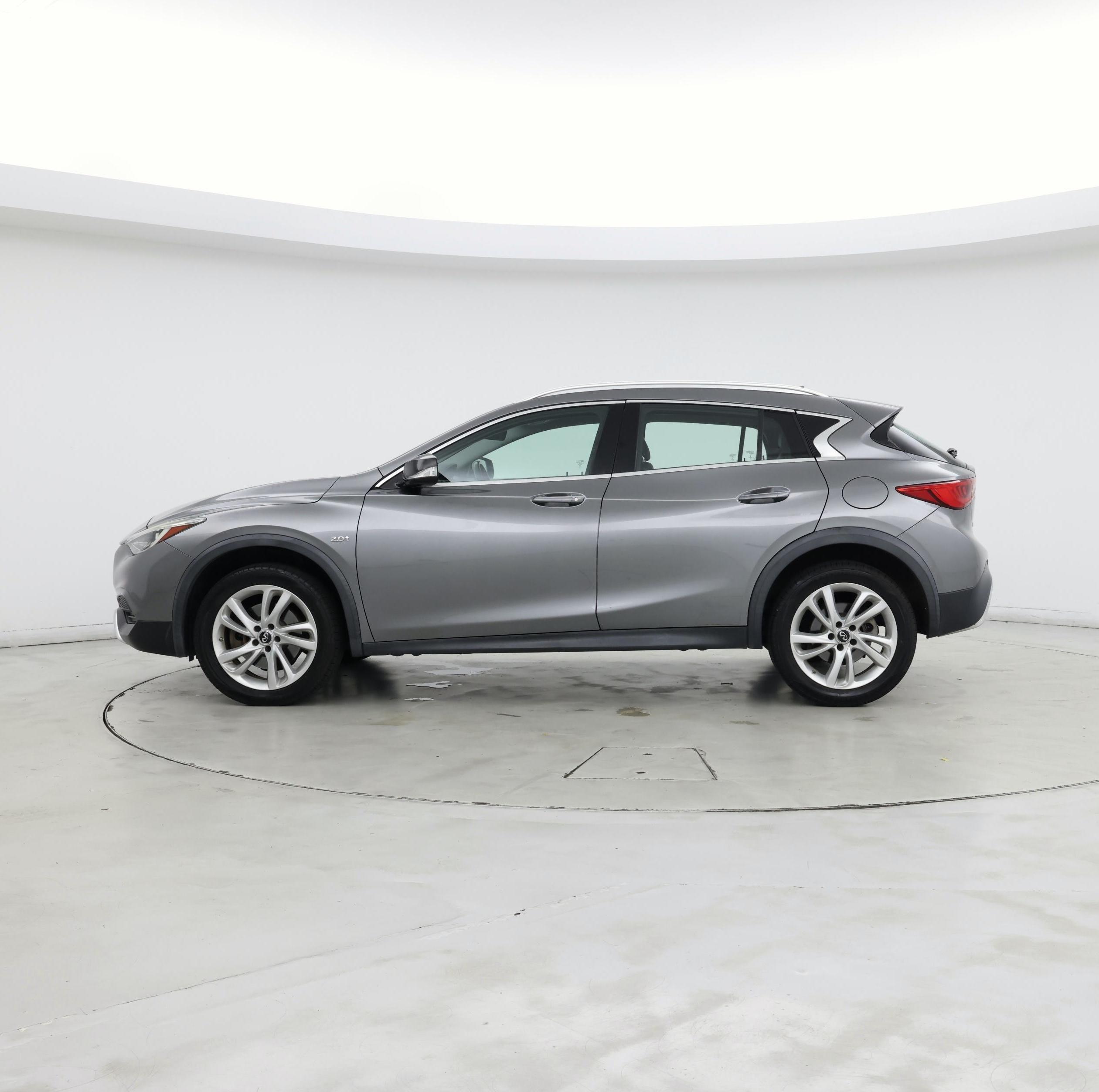 Thumbnail: 2017 INFINITI QX30 - 3