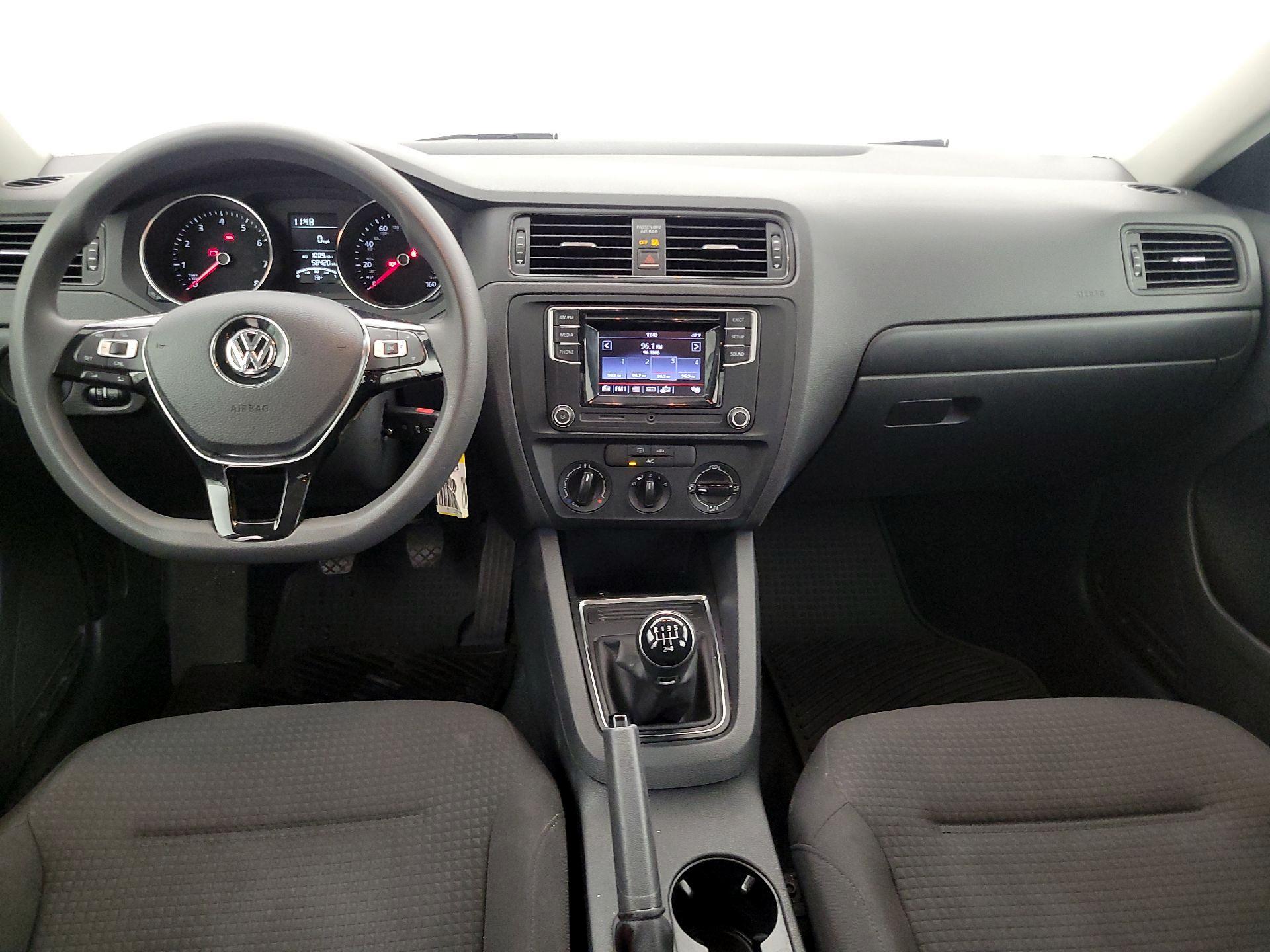 Thumbnail: 2016 Volkswagen Jetta - 9