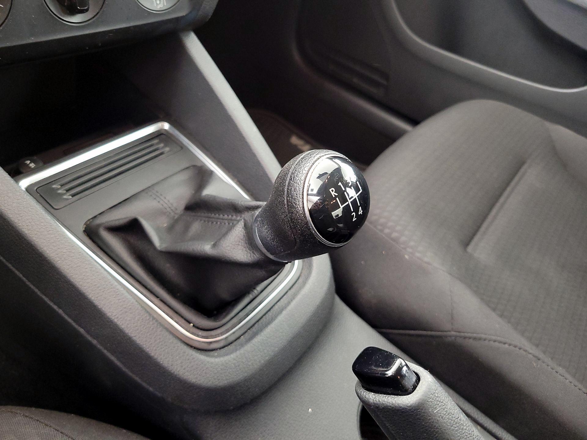 Thumbnail: 2016 Volkswagen Jetta - 16