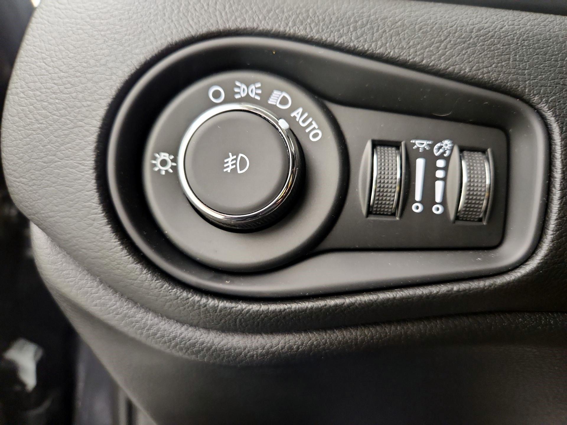 Thumbnail: 2023 Jeep Renegade - 13