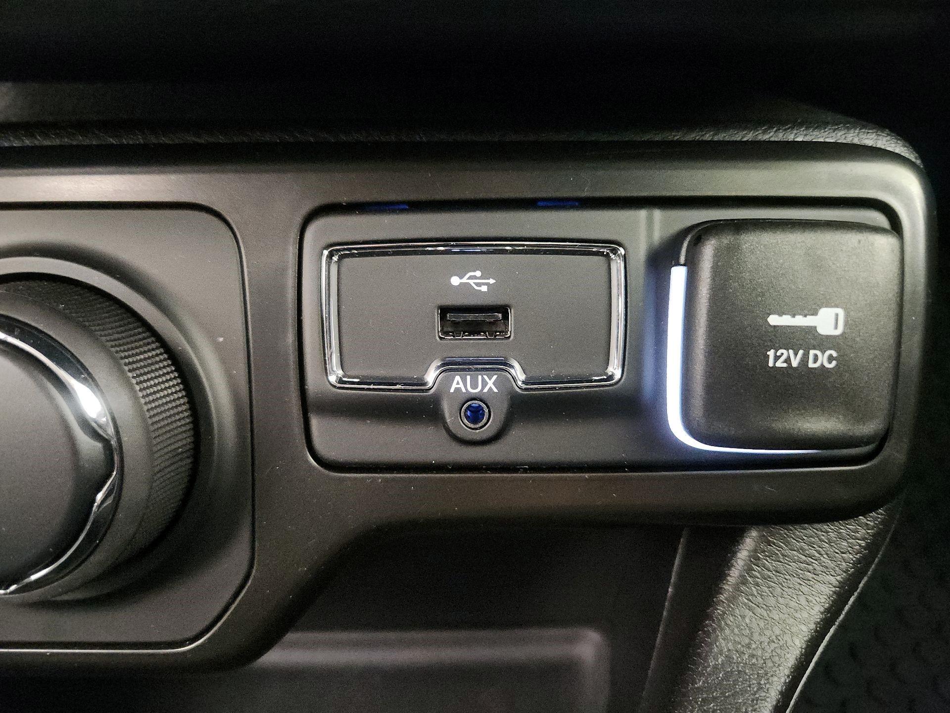 Thumbnail: 2023 Jeep Renegade - 18