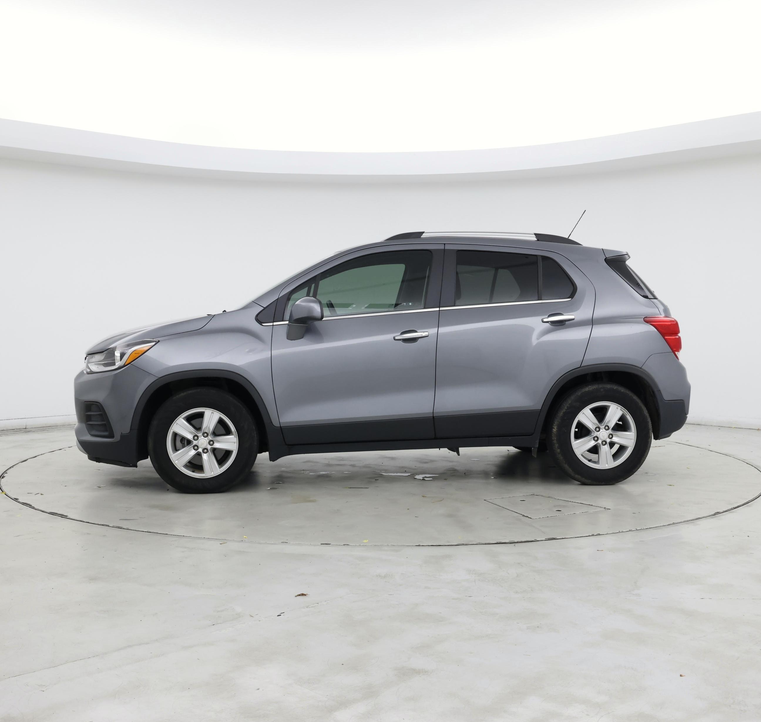 Thumbnail: 2020 Chevrolet Trax - 3
