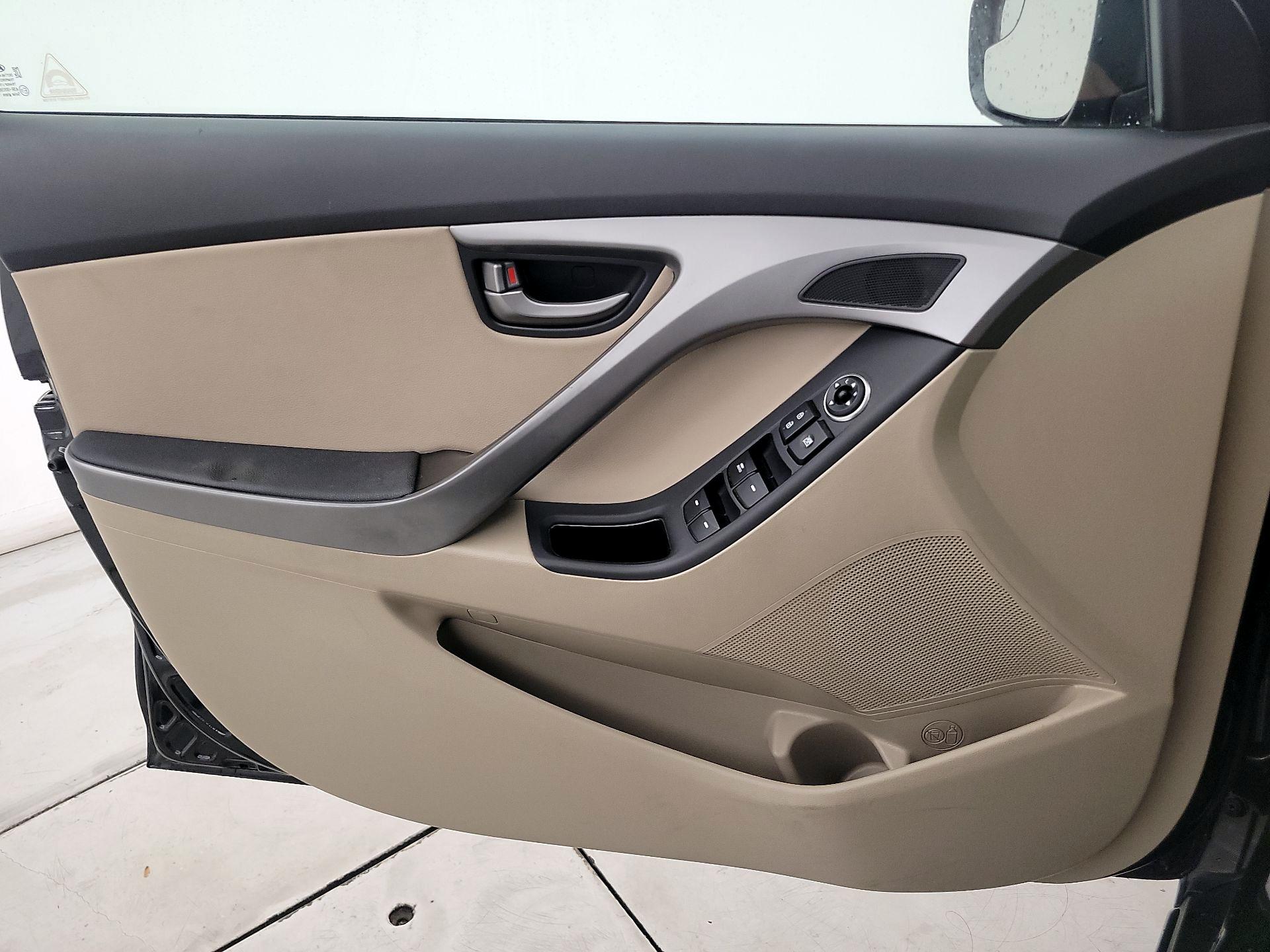 Thumbnail: 2015 Hyundai Elantra - 12