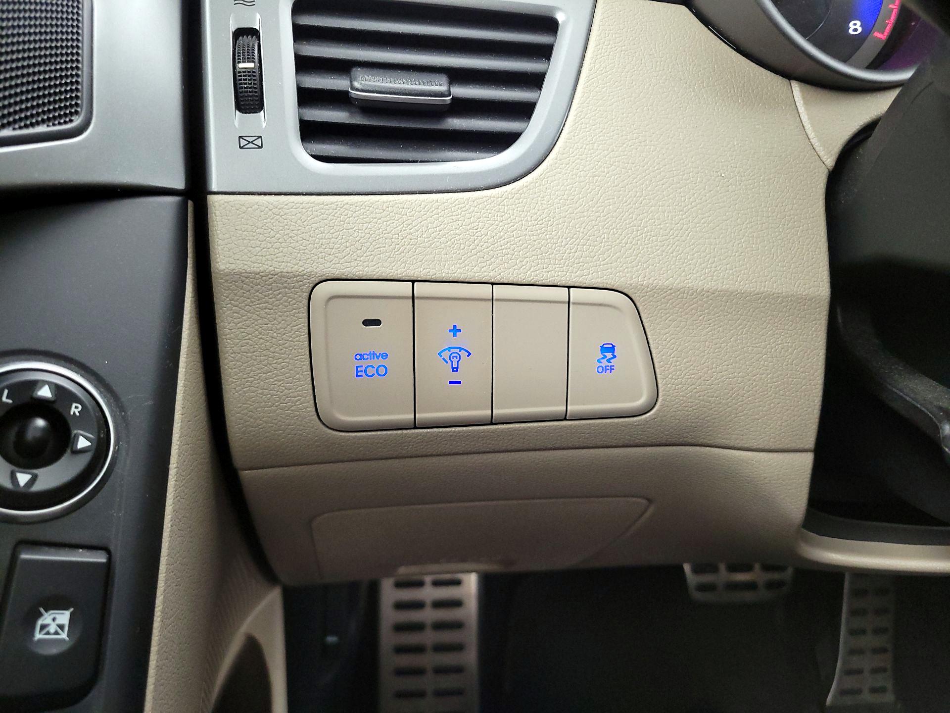 Thumbnail: 2015 Hyundai Elantra - 13