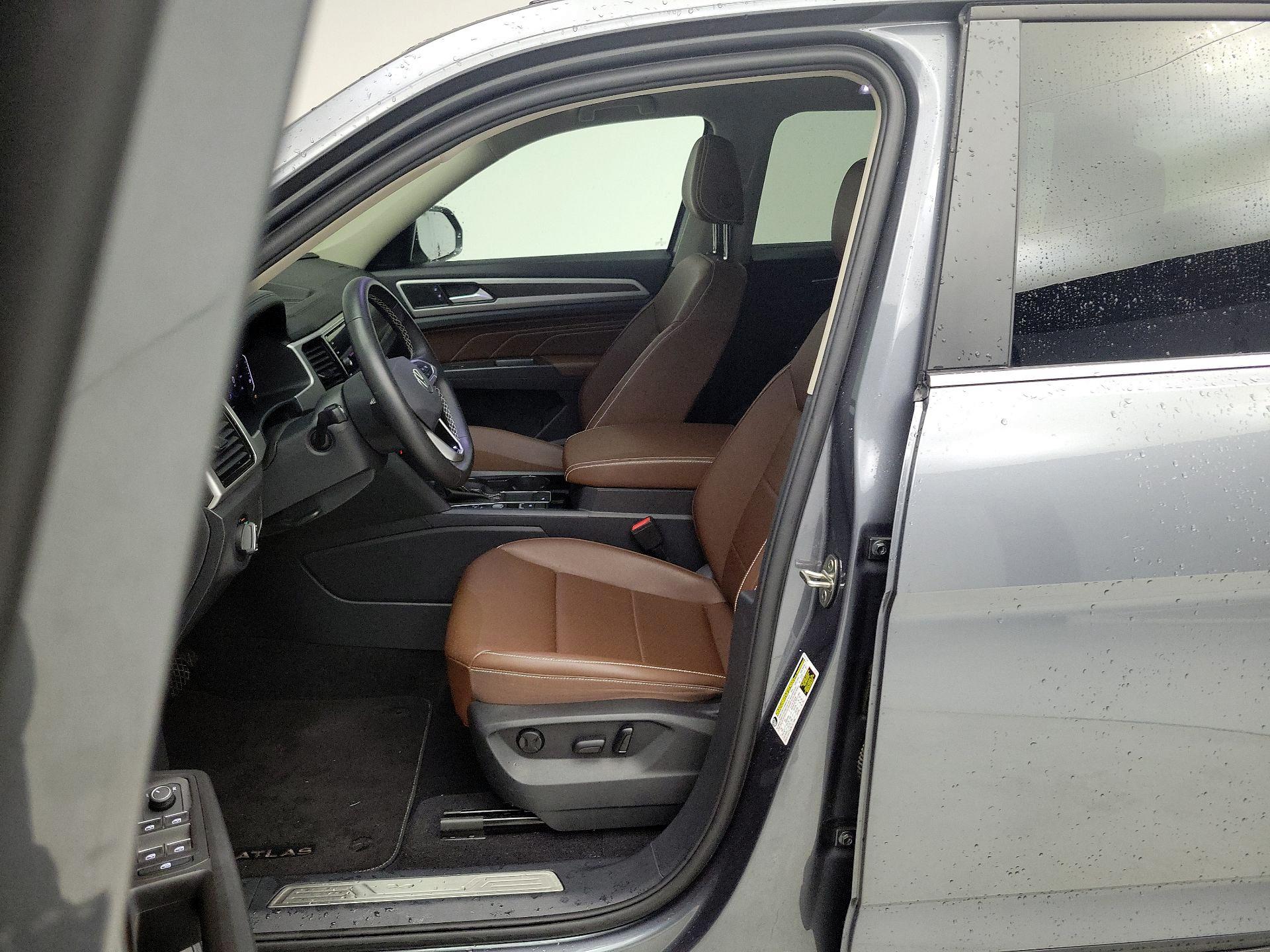 Thumbnail: 2023 Volkswagen Atlas - 11