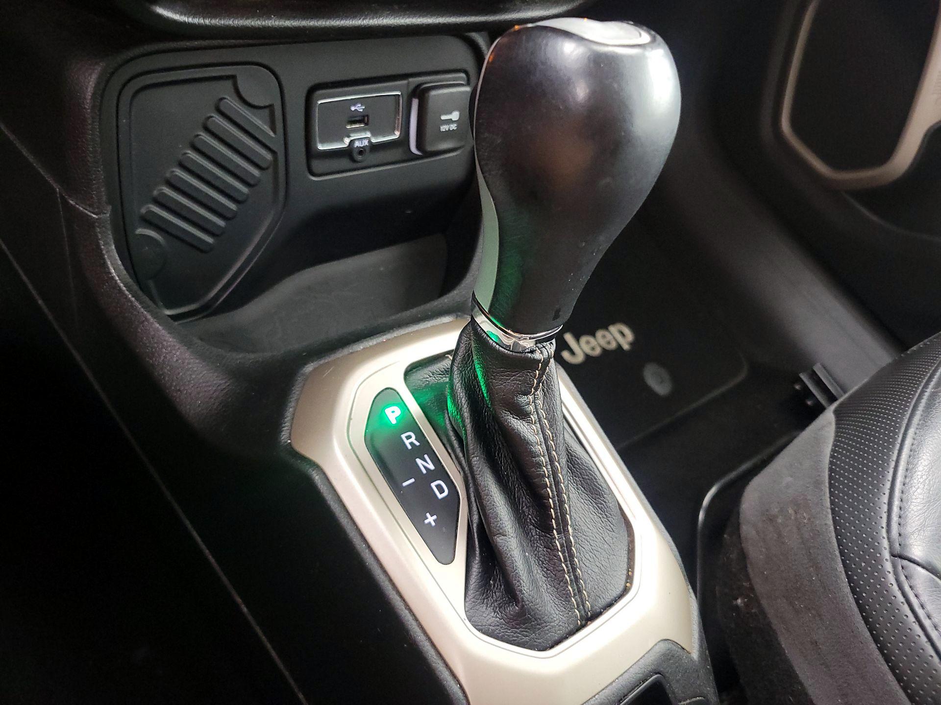 Thumbnail: 2015 Jeep Renegade - 18