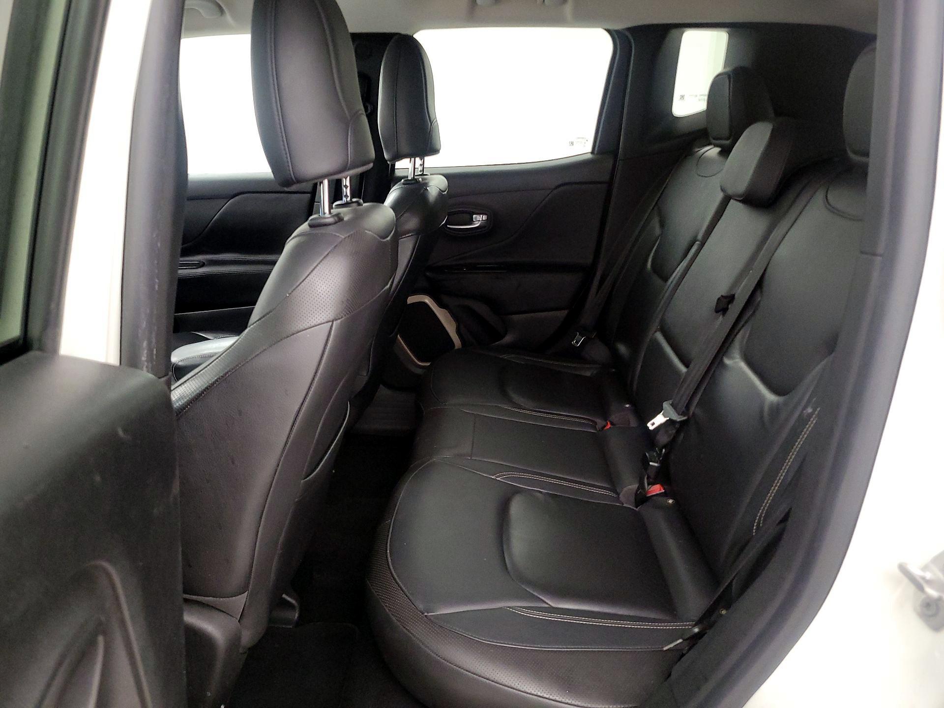 Thumbnail: 2015 Jeep Renegade - 20