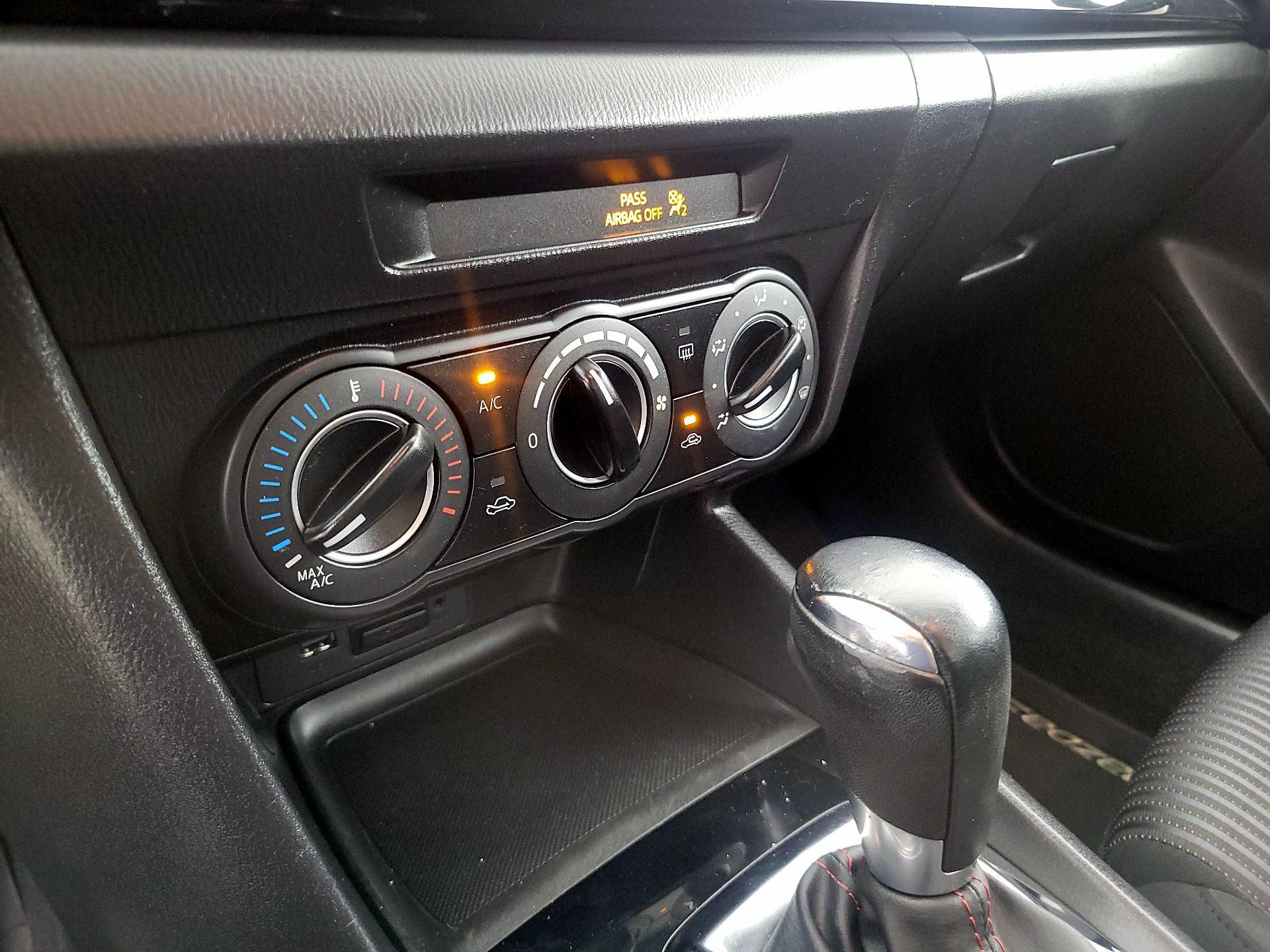 Thumbnail: 2015 Mazda Mazda3 - 16