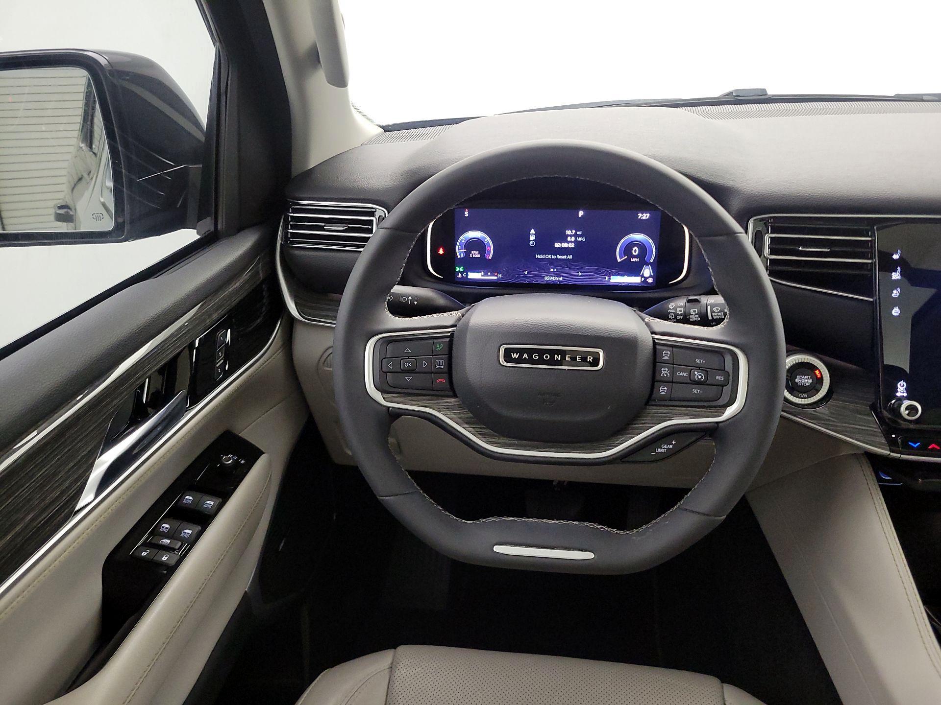 Thumbnail: 2022 Jeep Wagoneer - 10