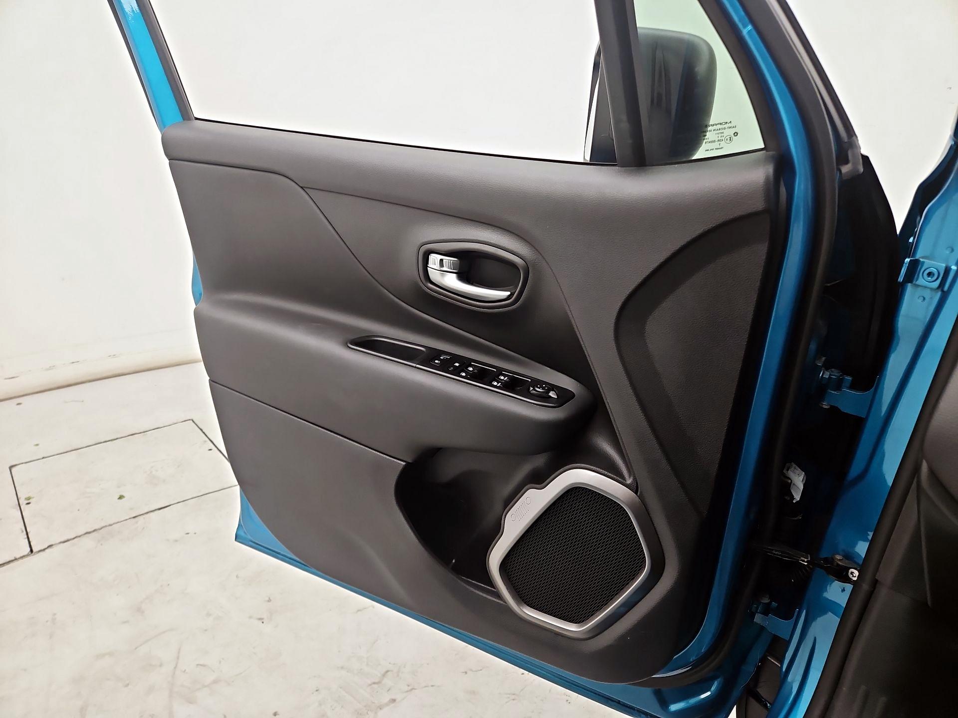 Thumbnail: 2022 Jeep Renegade - 12