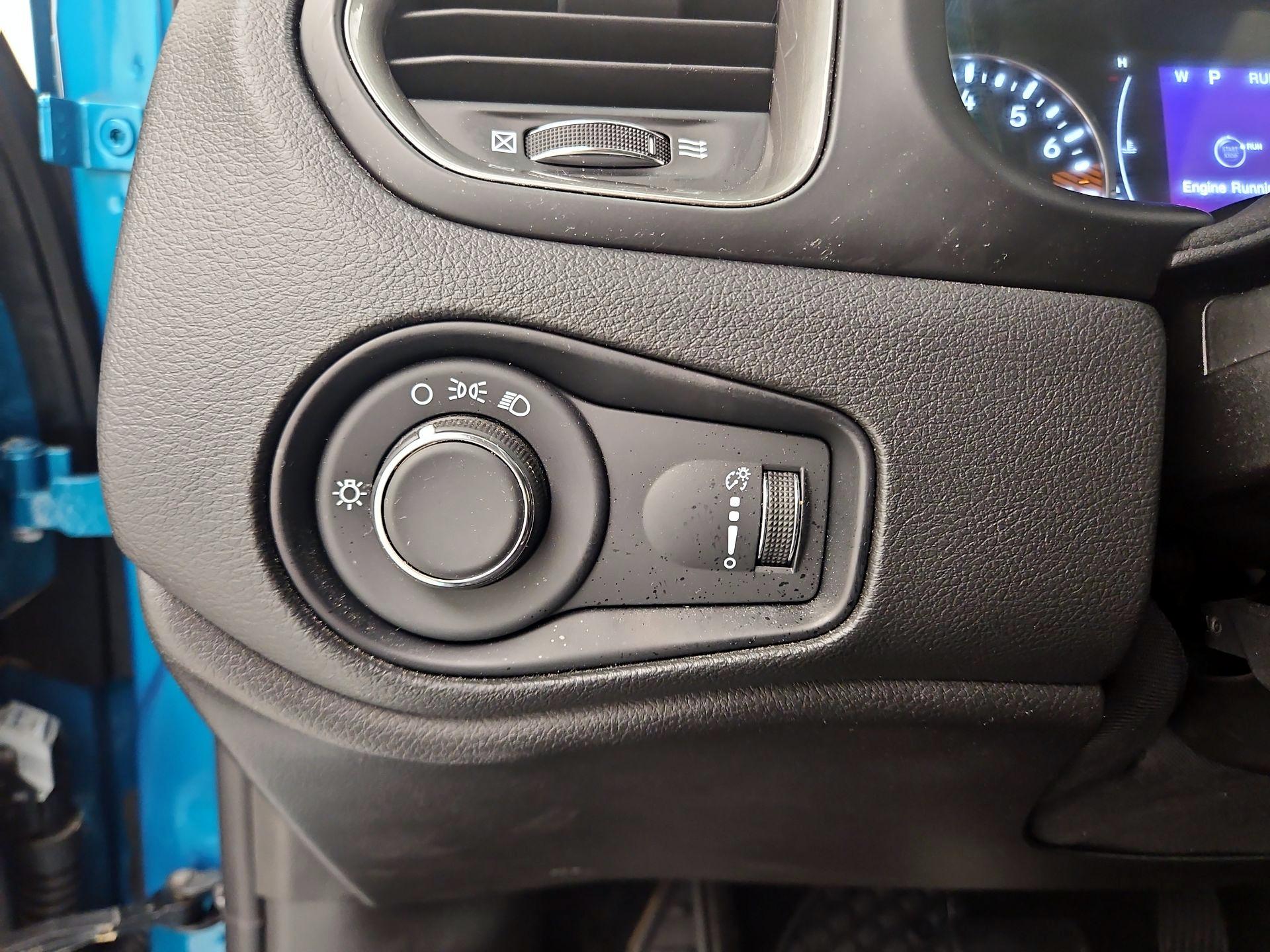 Thumbnail: 2022 Jeep Renegade - 13