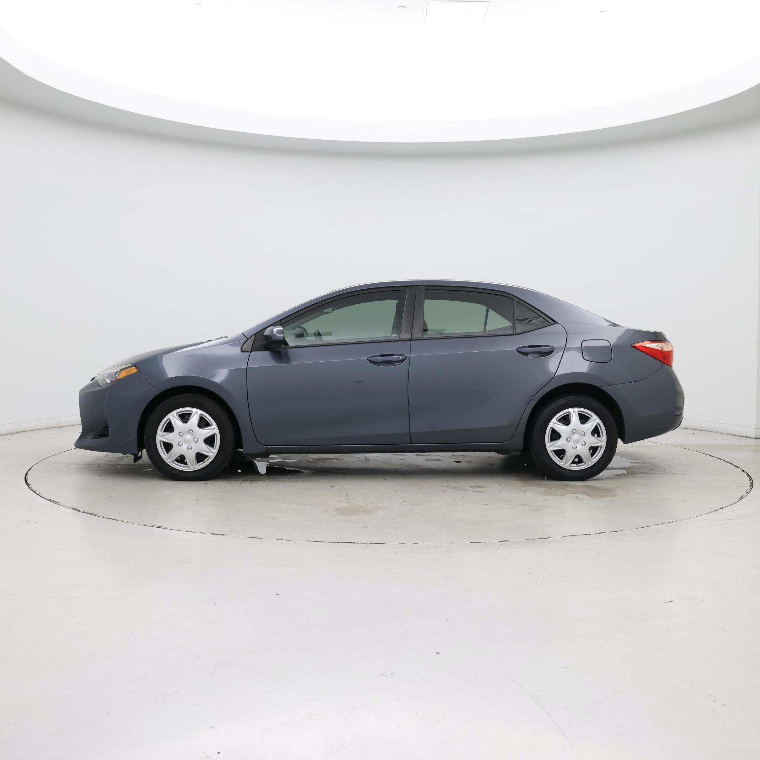 Thumbnail: 2018 Toyota Corolla - 3