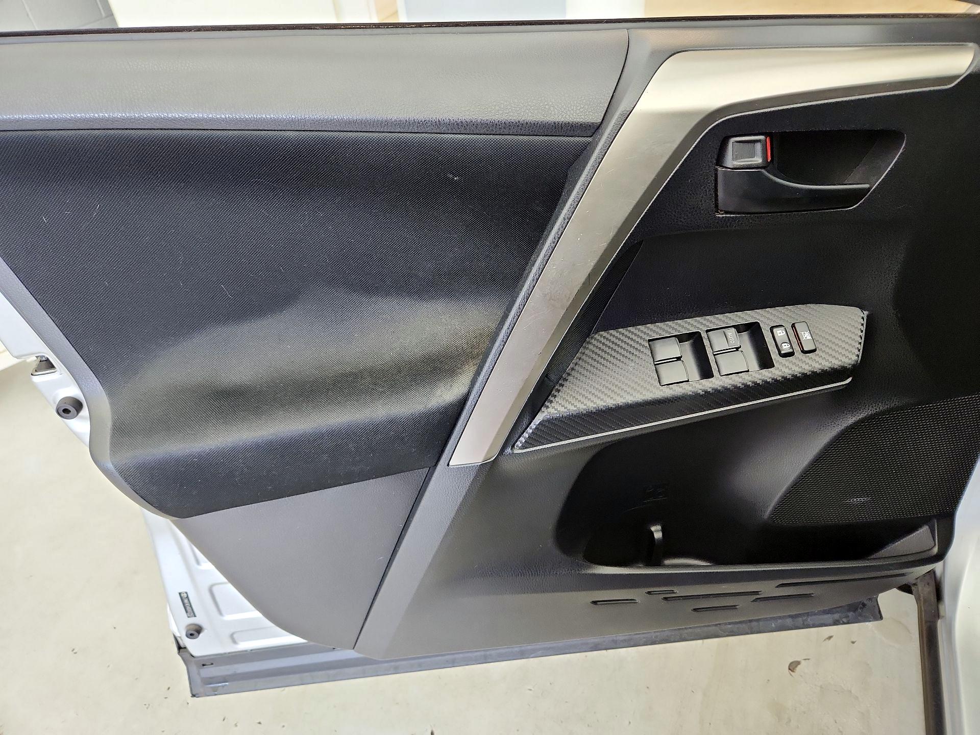 Thumbnail: 2013 Toyota RAV4 - 12