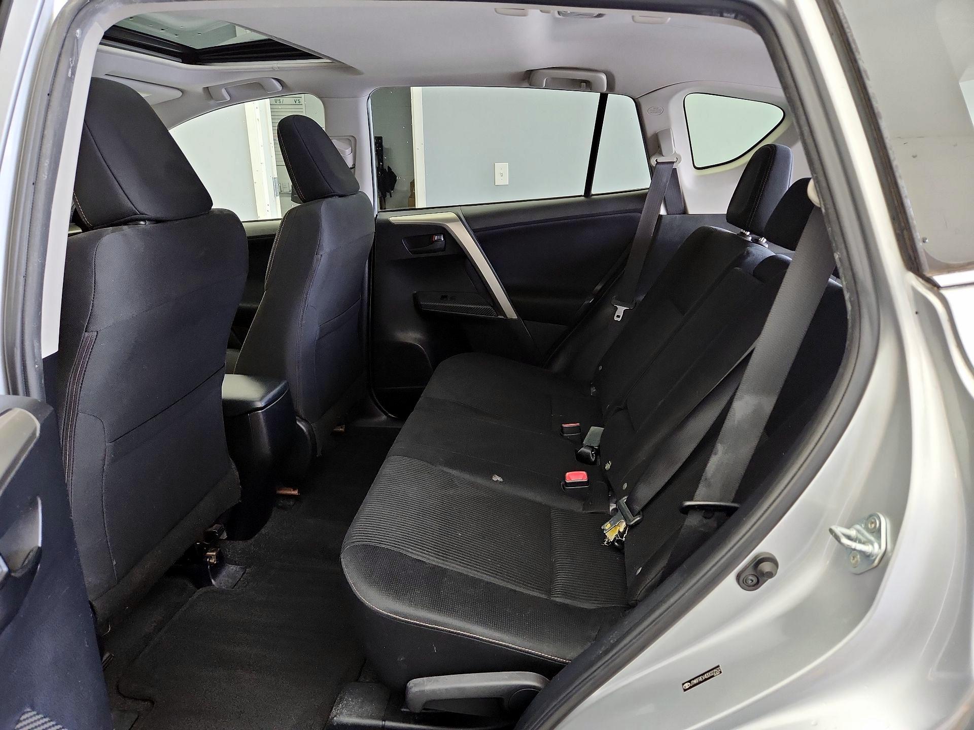Thumbnail: 2013 Toyota RAV4 - 20