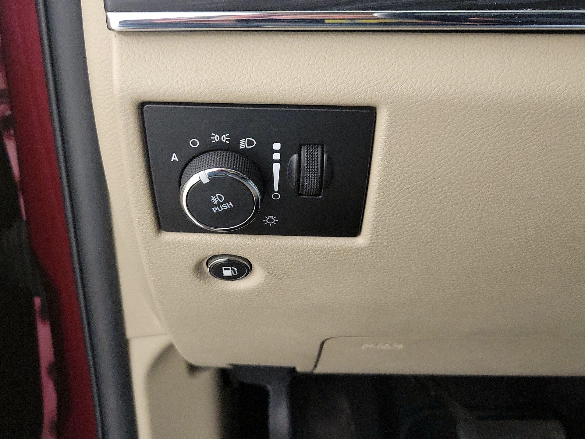 Thumbnail: 2019 Jeep Grand Cherokee - 13