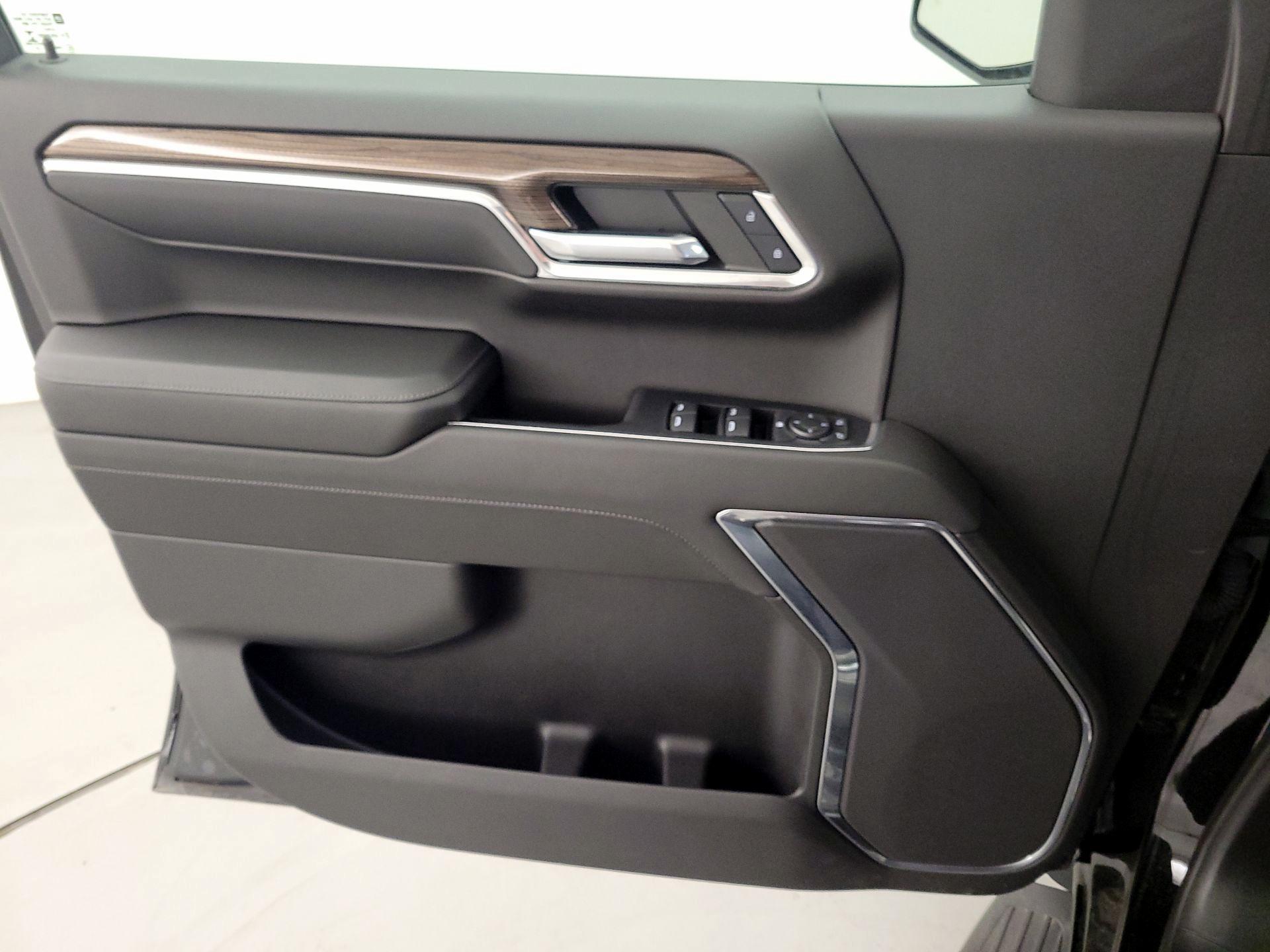 Thumbnail: 2023 Chevrolet Silverado 1500 - 12