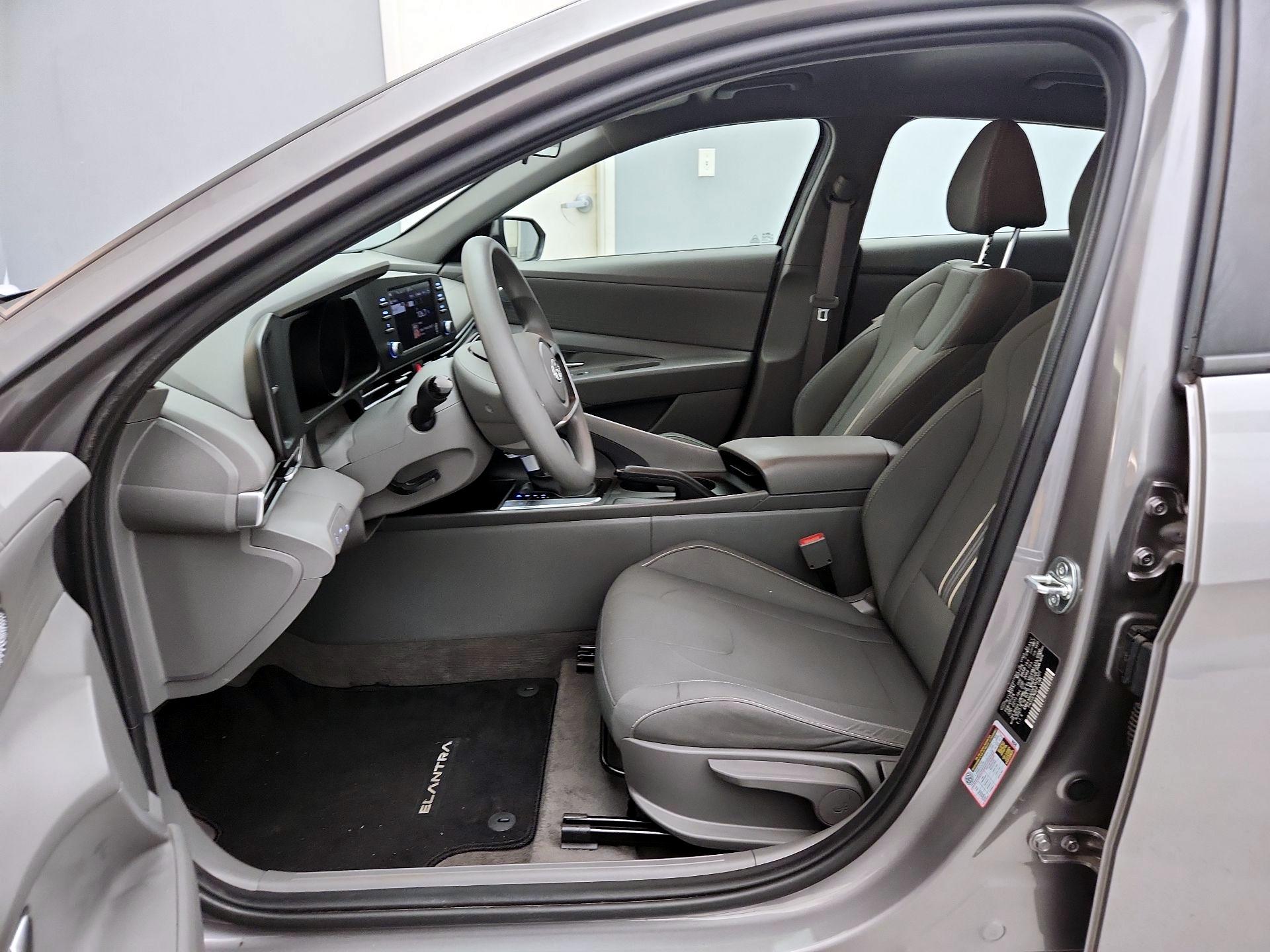 Thumbnail: 2023 Hyundai Elantra - 11