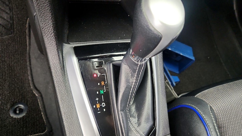 2019 Toyota Corolla SE 17