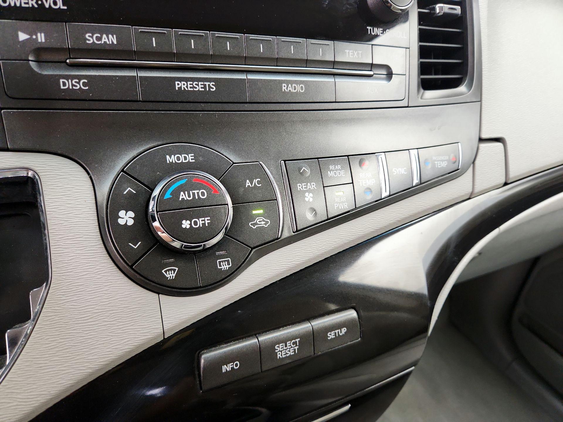Thumbnail: 2014 Toyota Sienna - 16