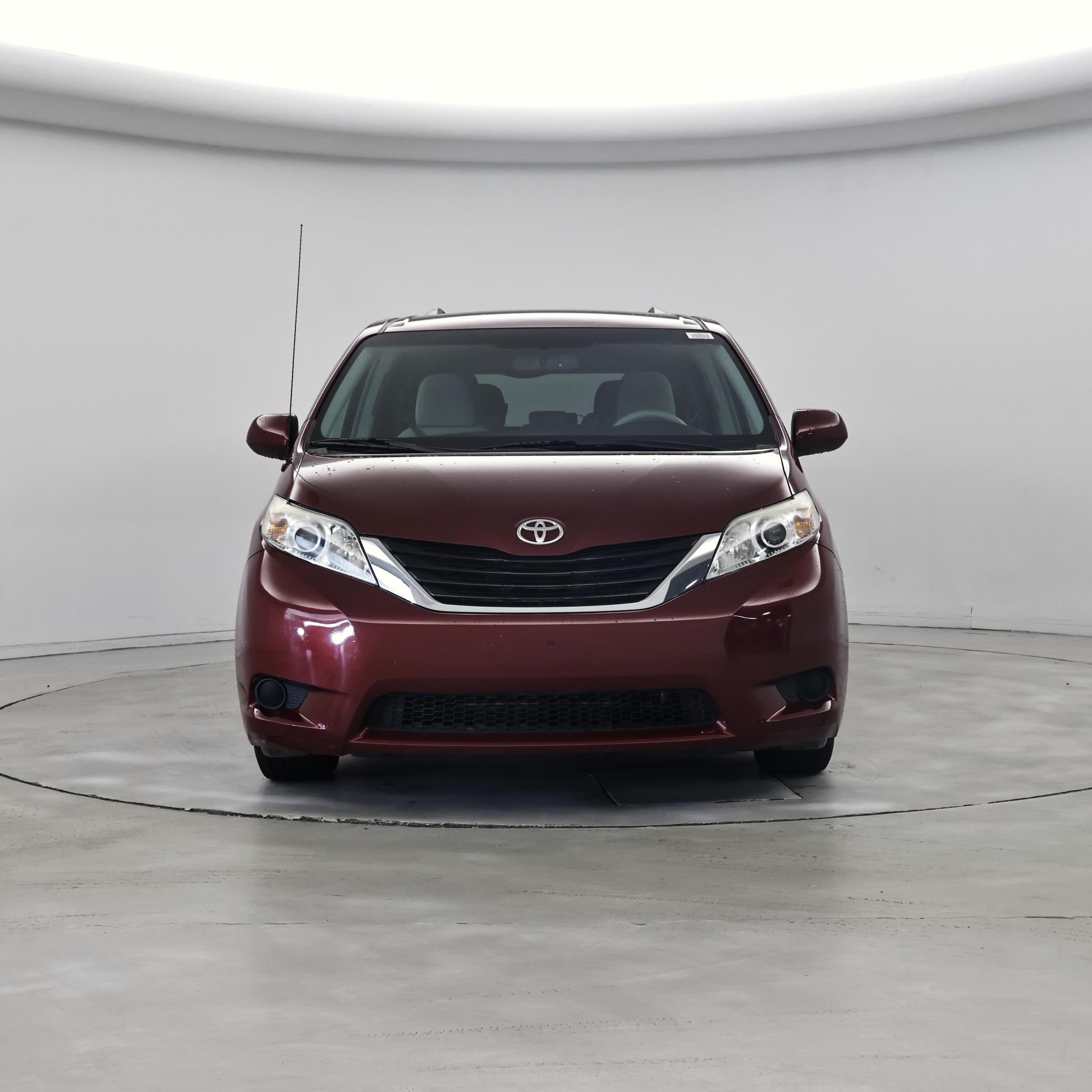 Thumbnail: 2014 Toyota Sienna - 5