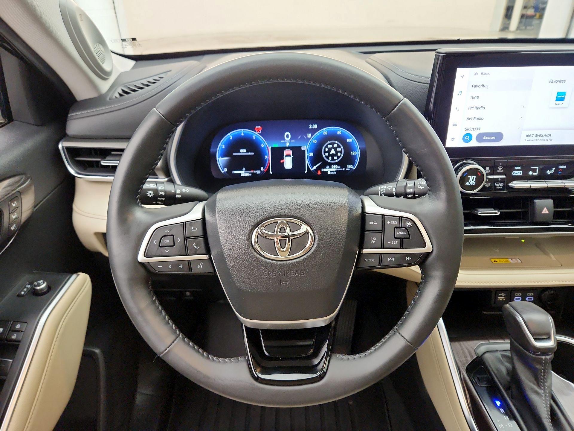 Thumbnail: 2023 Toyota Highlander - 10