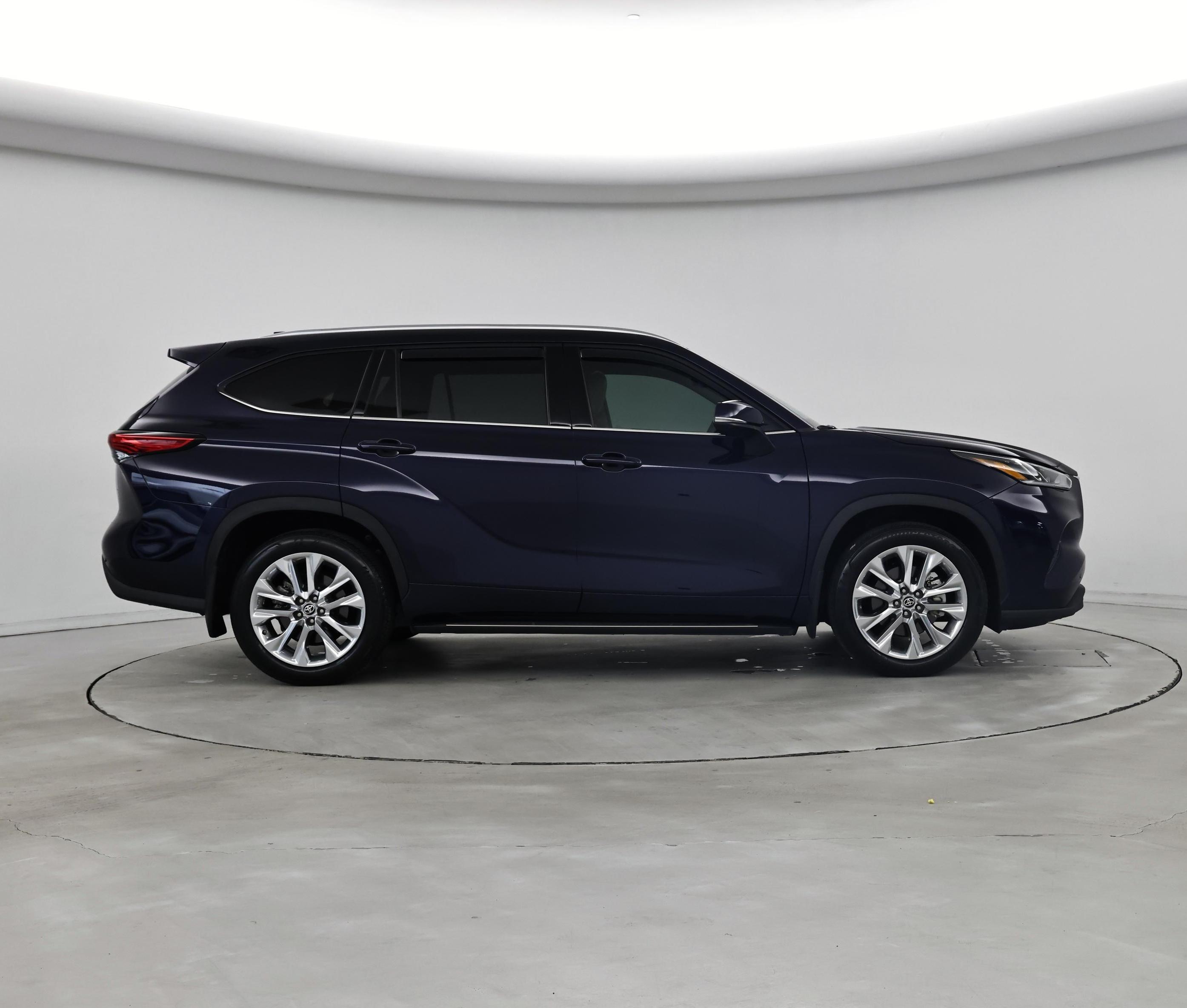 Thumbnail: 2023 Toyota Highlander - 7
