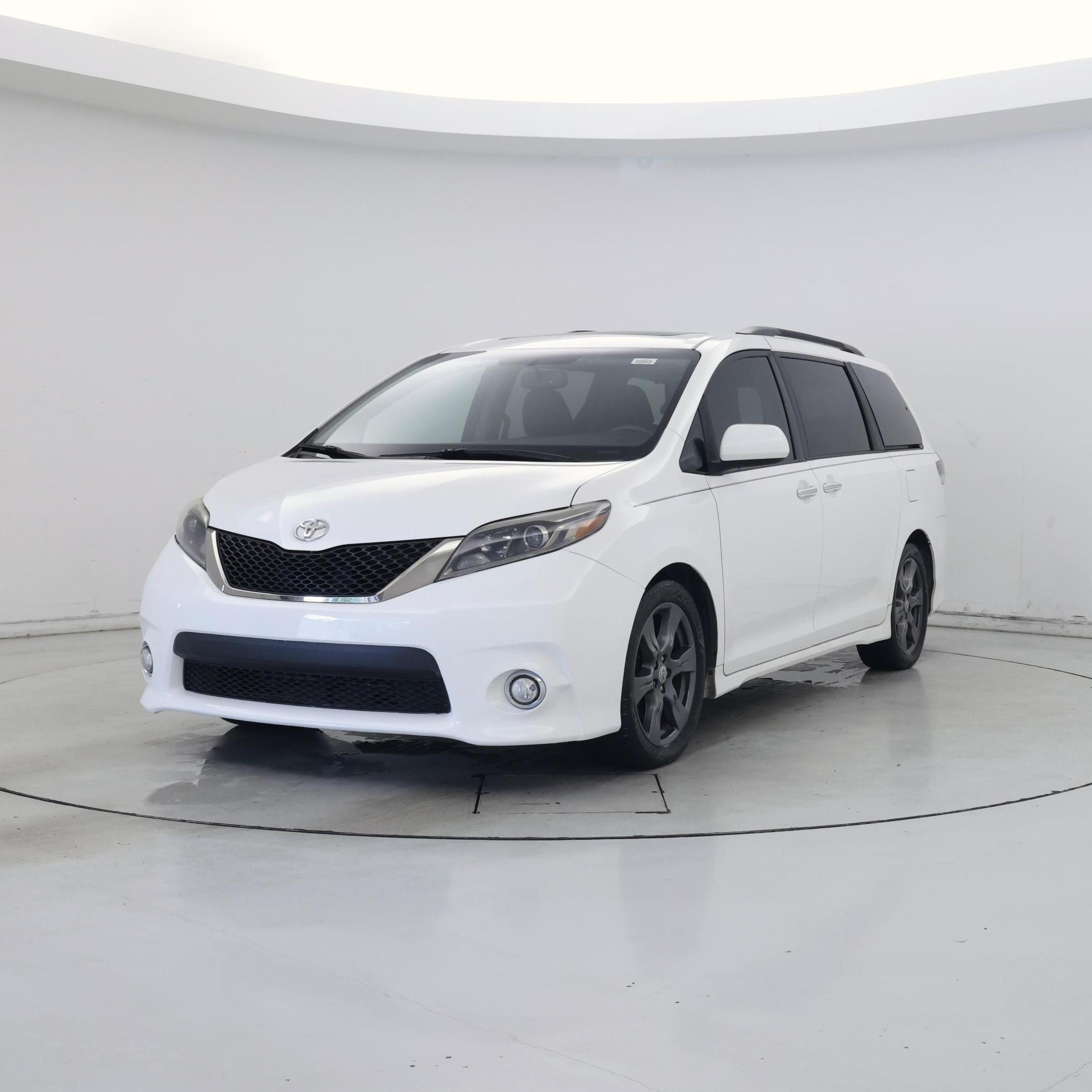 Thumbnail: 2017 Toyota Sienna - 4