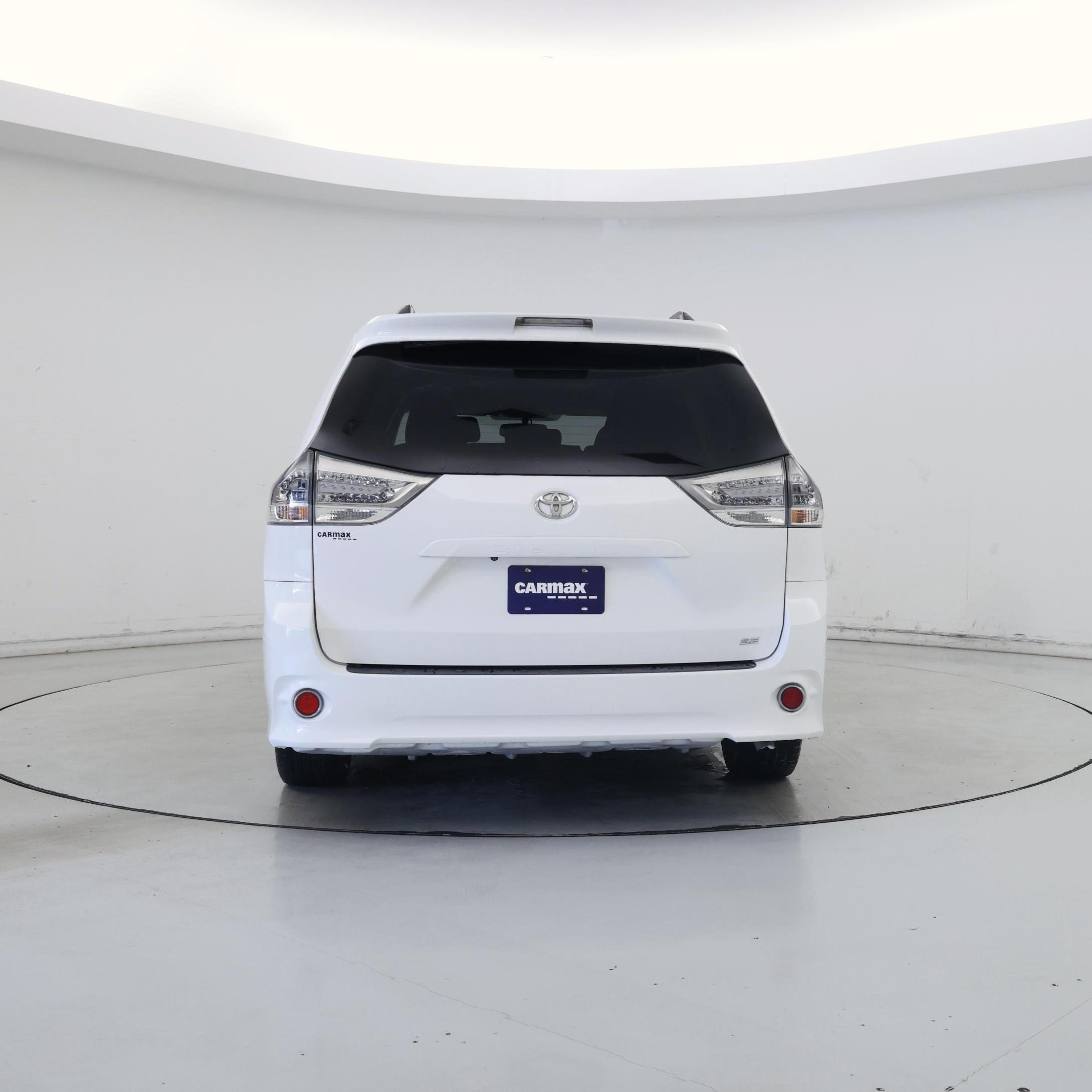Thumbnail: 2017 Toyota Sienna - 6