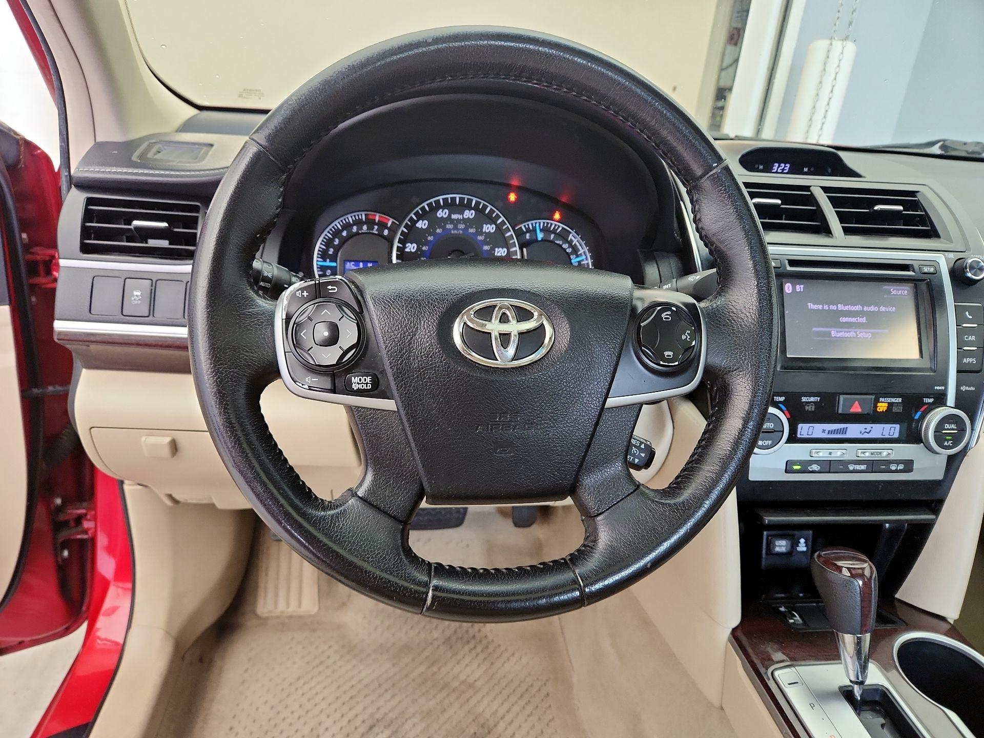 Thumbnail: 2013 Toyota Camry - 10