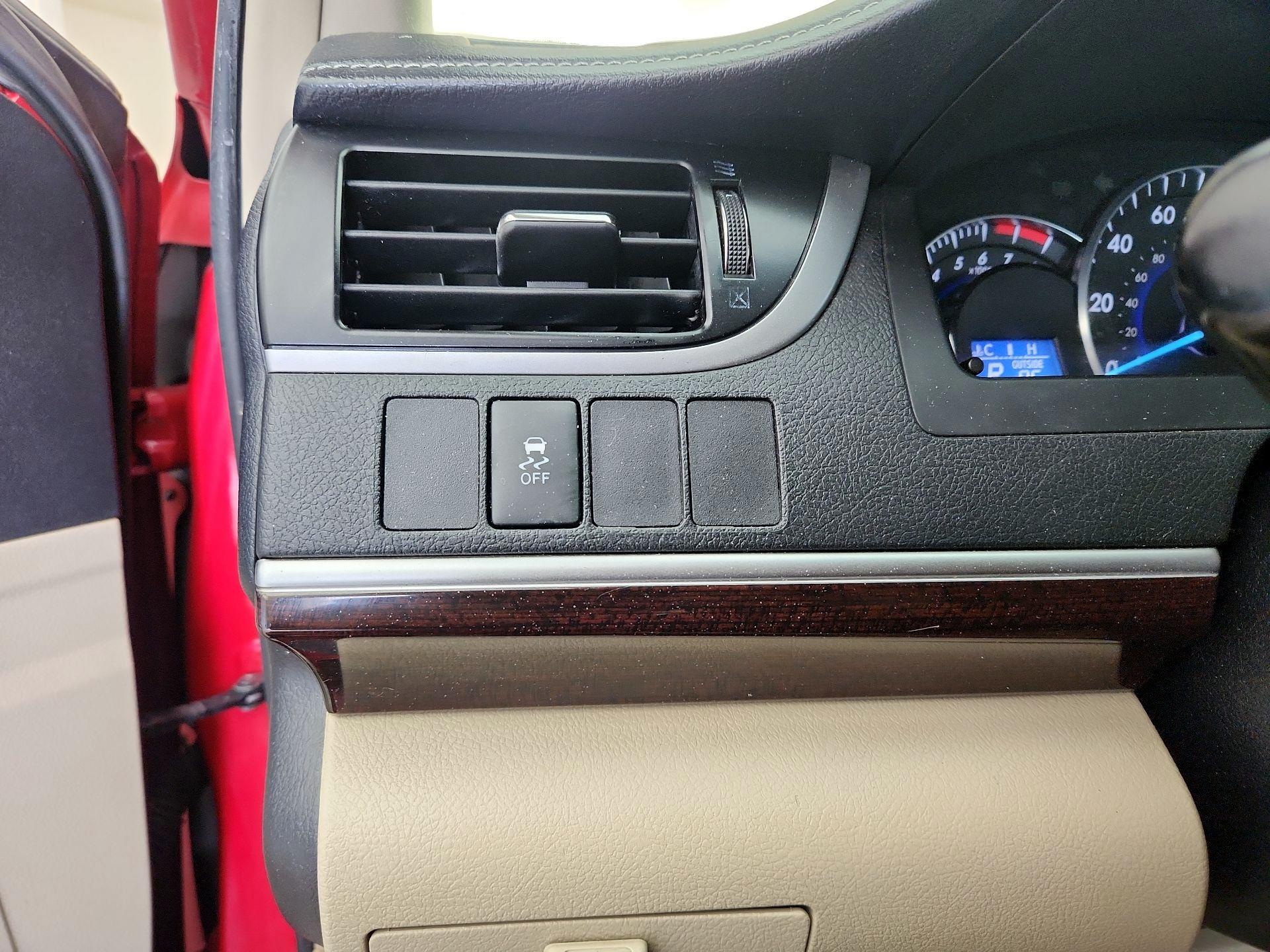 Thumbnail: 2013 Toyota Camry - 13