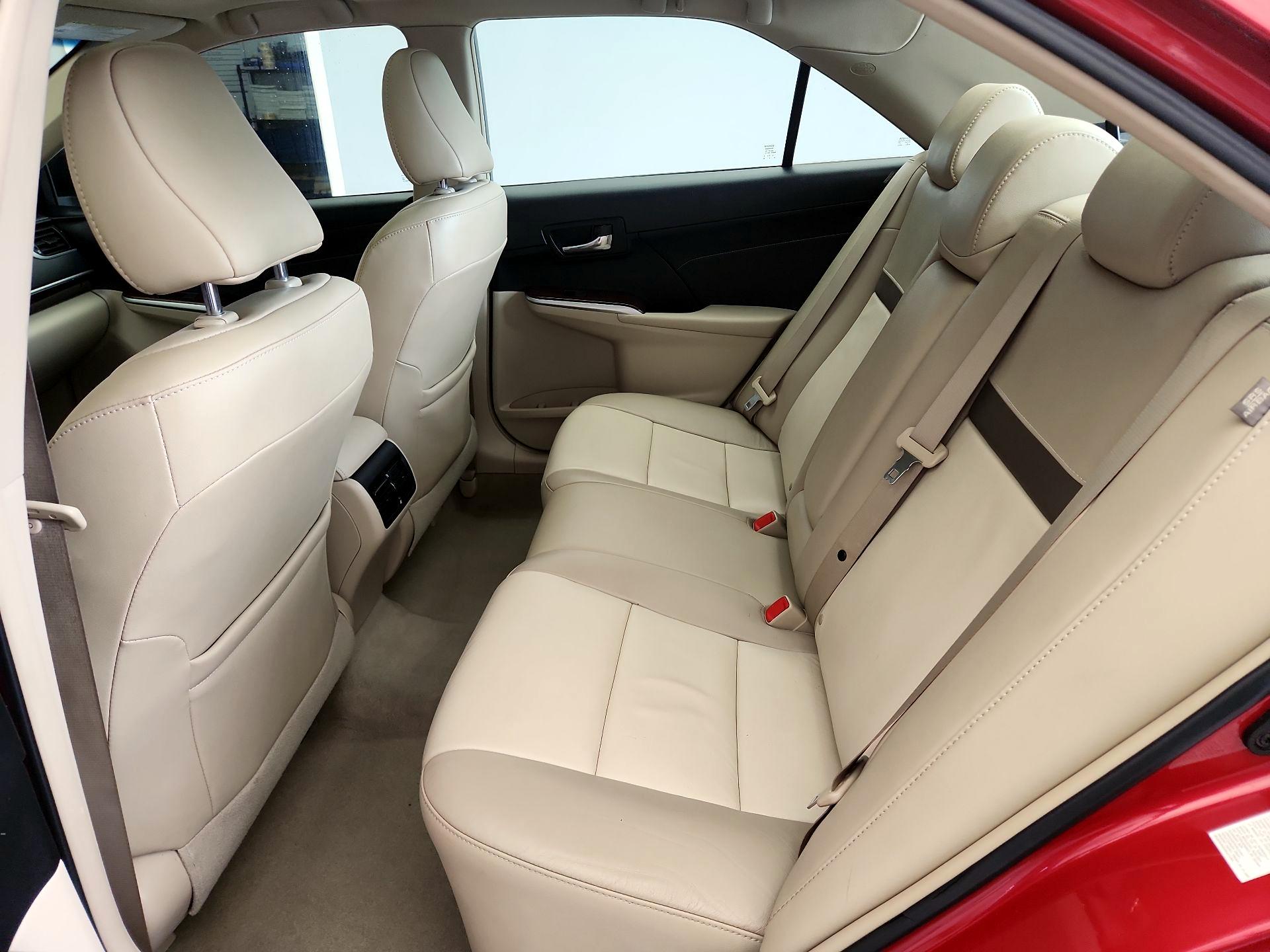Thumbnail: 2013 Toyota Camry - 20