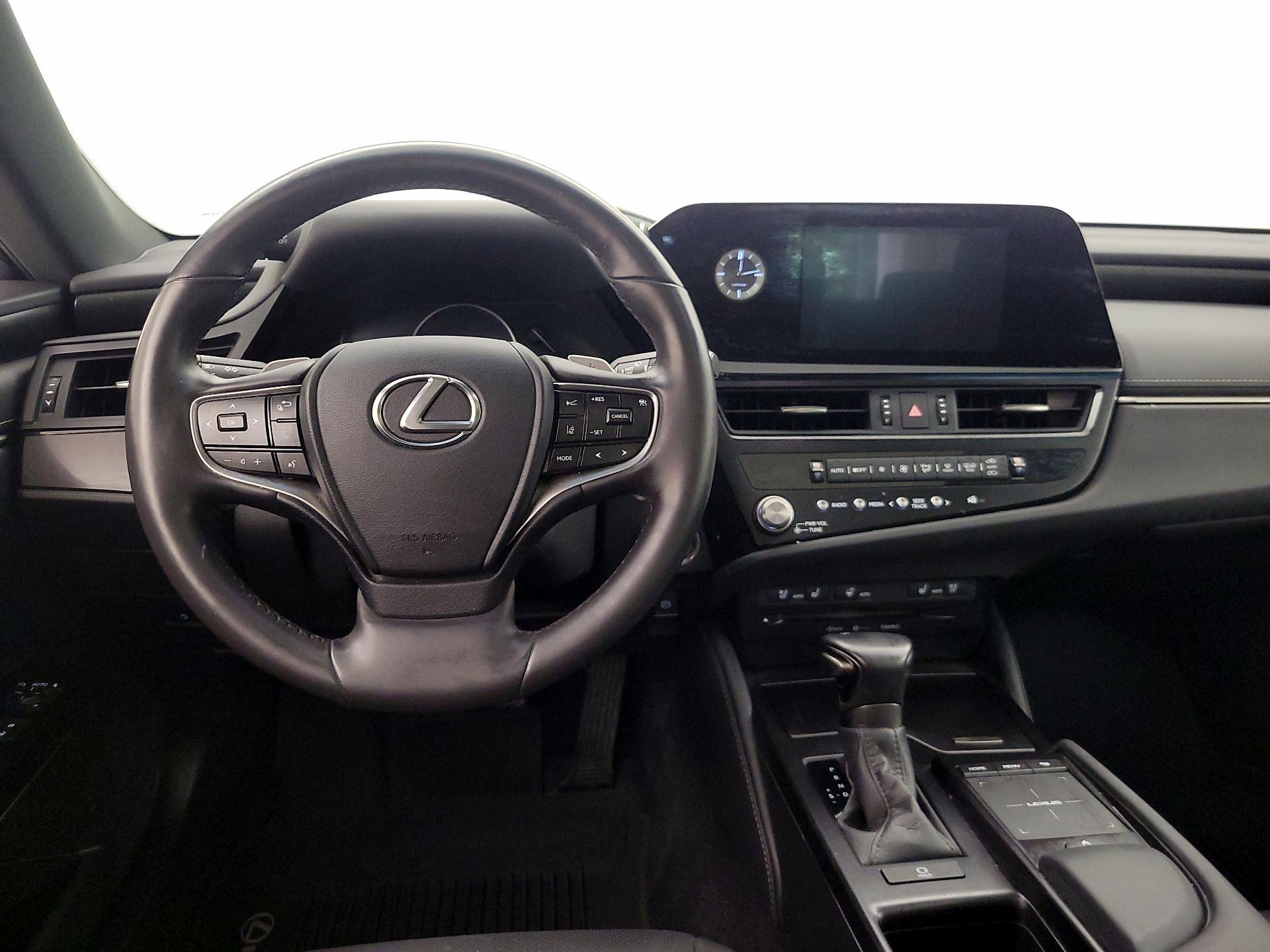 Thumbnail: 2022 Lexus ES - 10