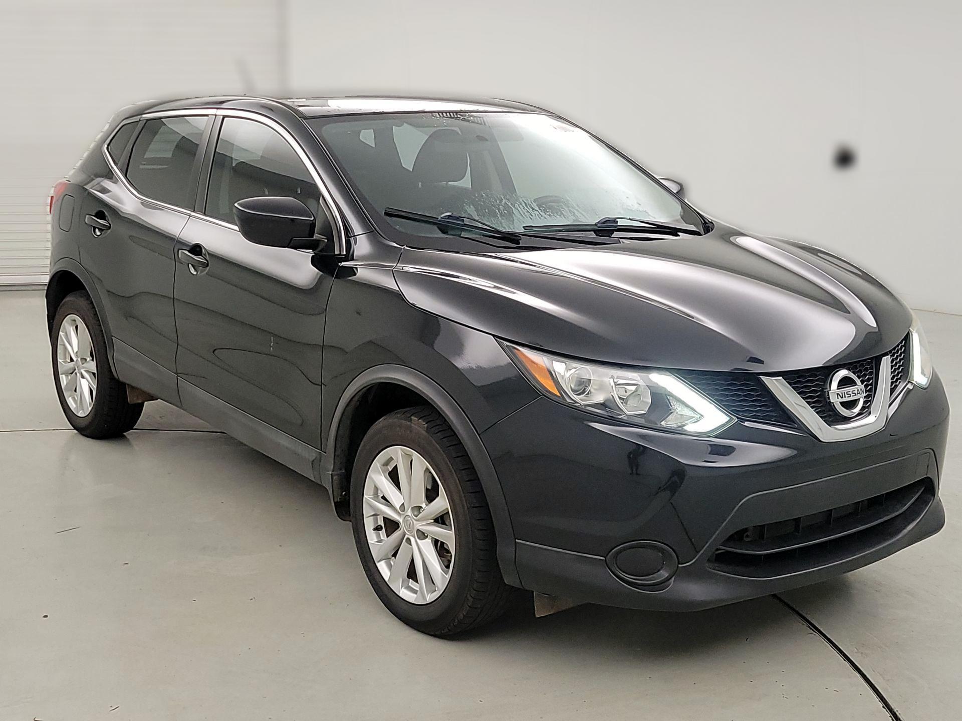 Thumbnail: 2017 Nissan Rogue Sport - 1