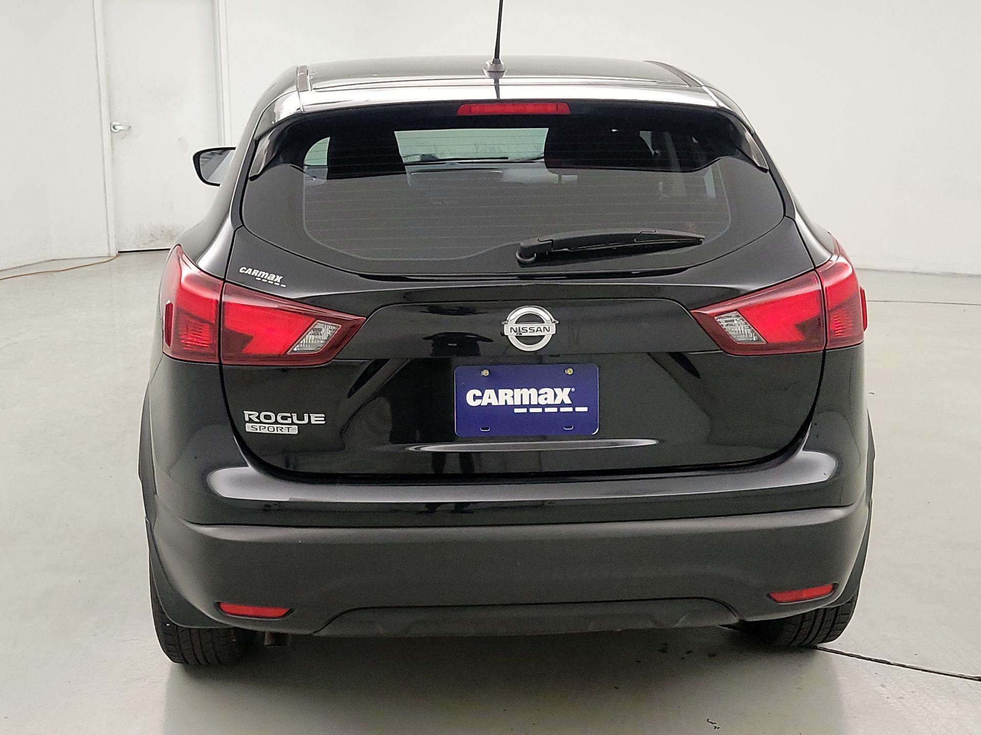 Thumbnail: 2017 Nissan Rogue Sport - 6