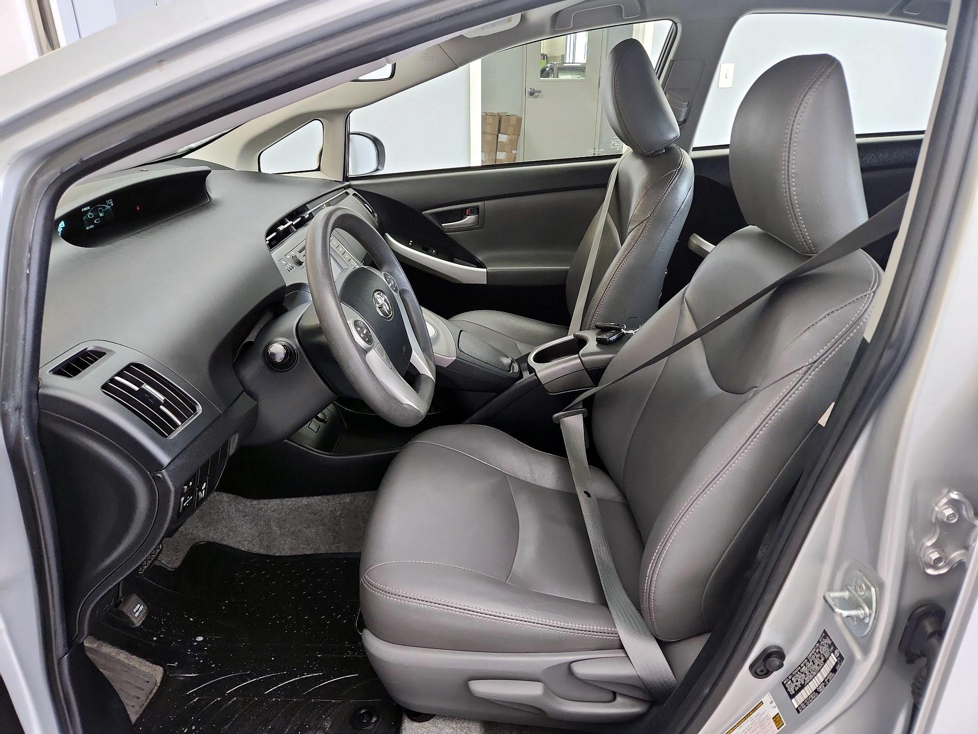 Thumbnail: 2014 Toyota Prius - 11