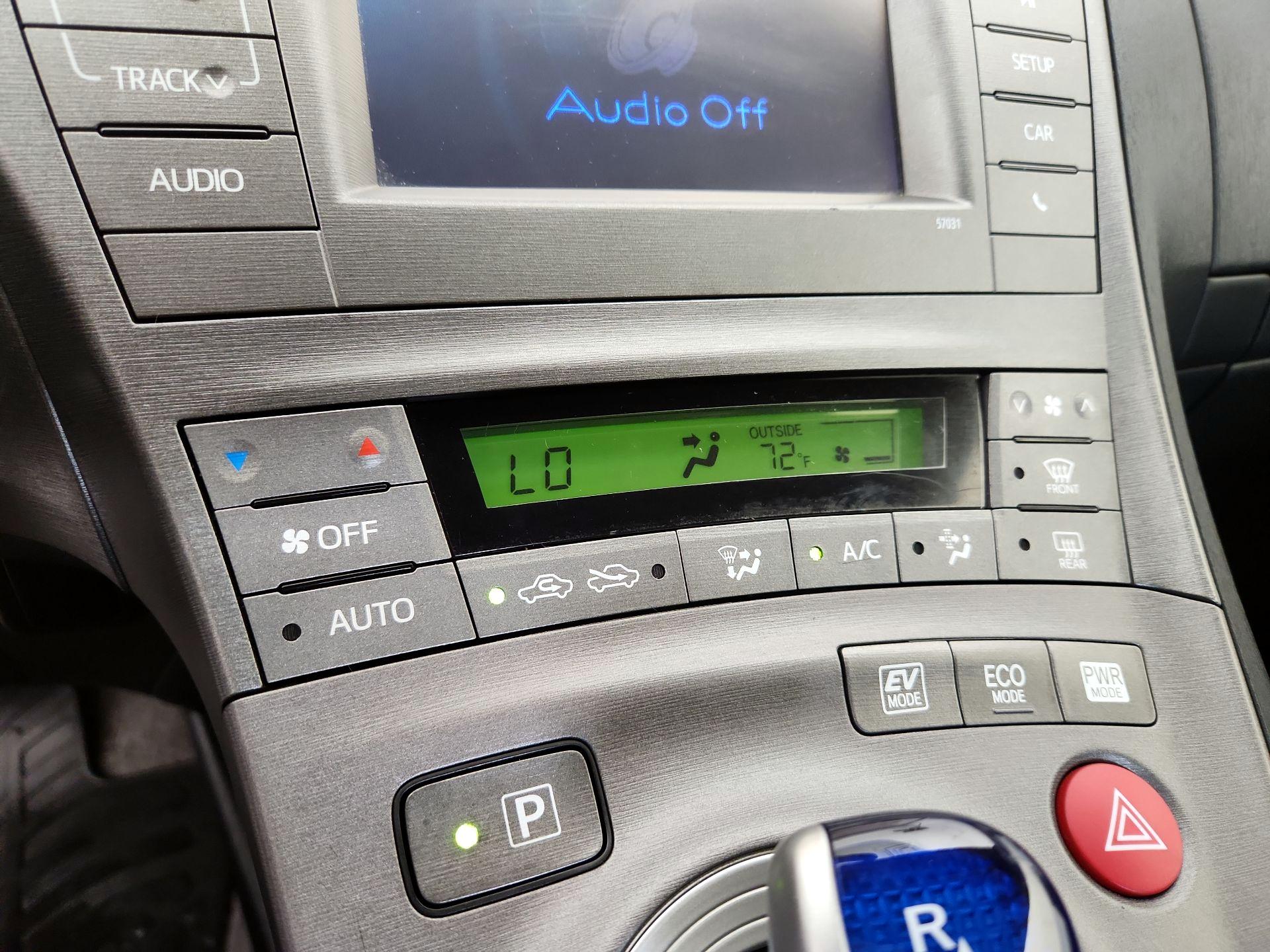 Thumbnail: 2014 Toyota Prius - 15