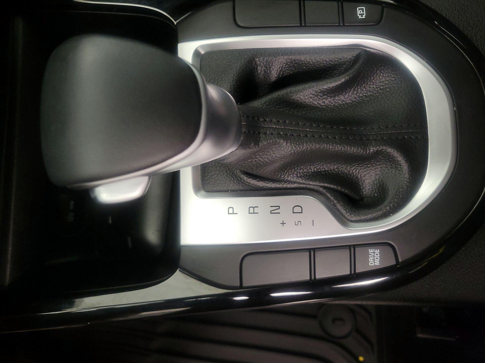 Thumbnail: 2024 Kia Forte - 18