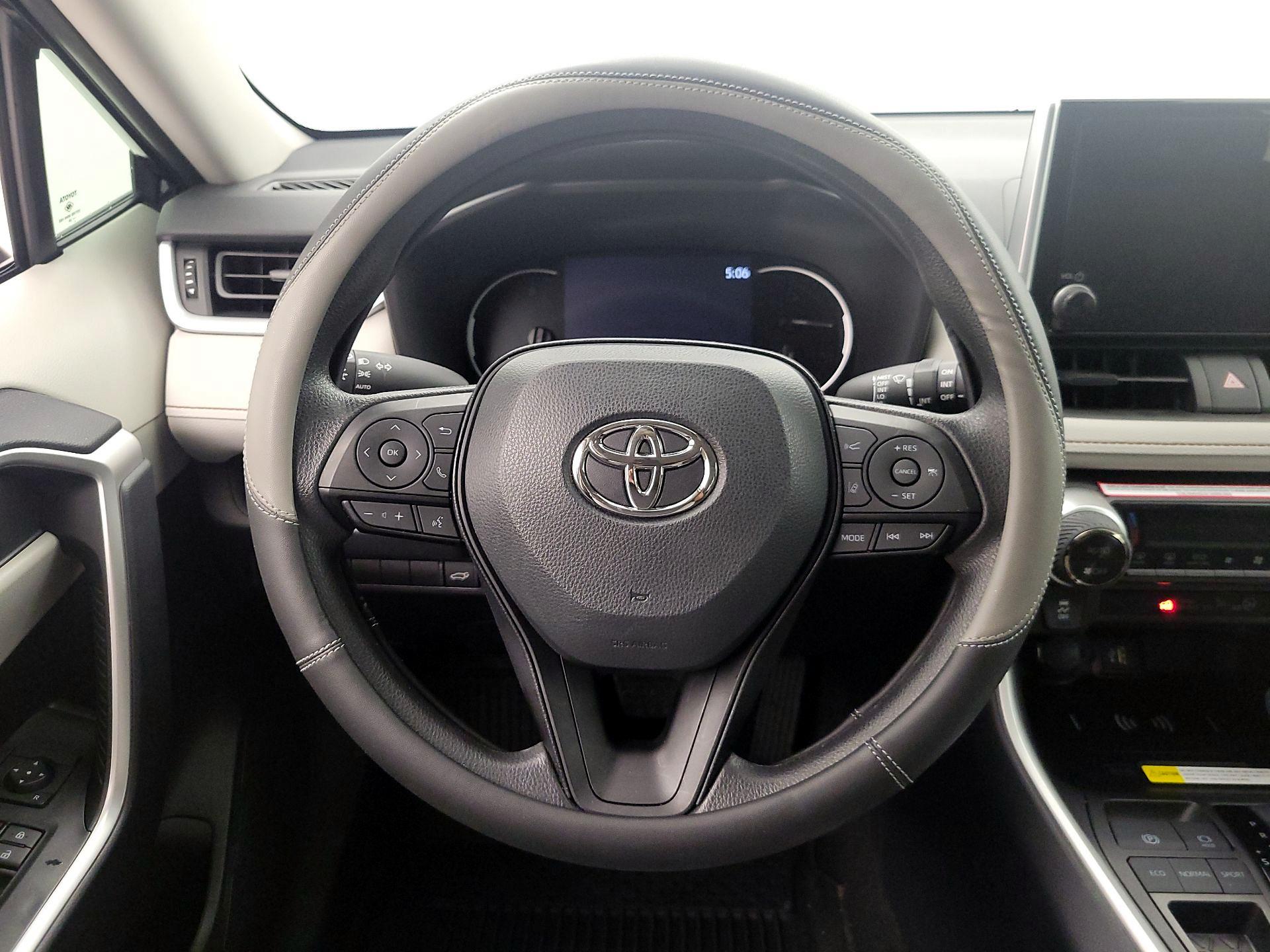 Thumbnail: 2024 Toyota RAV4 - 10