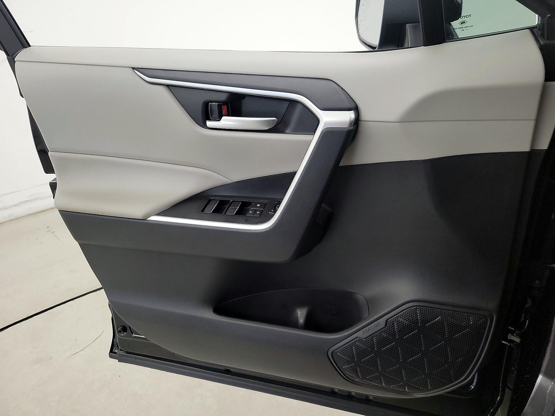 Thumbnail: 2024 Toyota RAV4 - 12