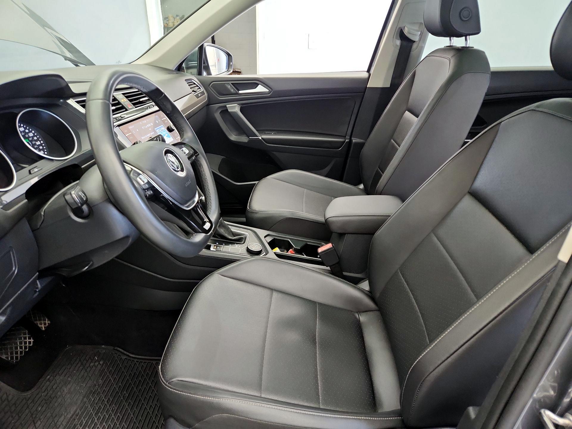 Thumbnail: 2020 Volkswagen Tiguan - 11