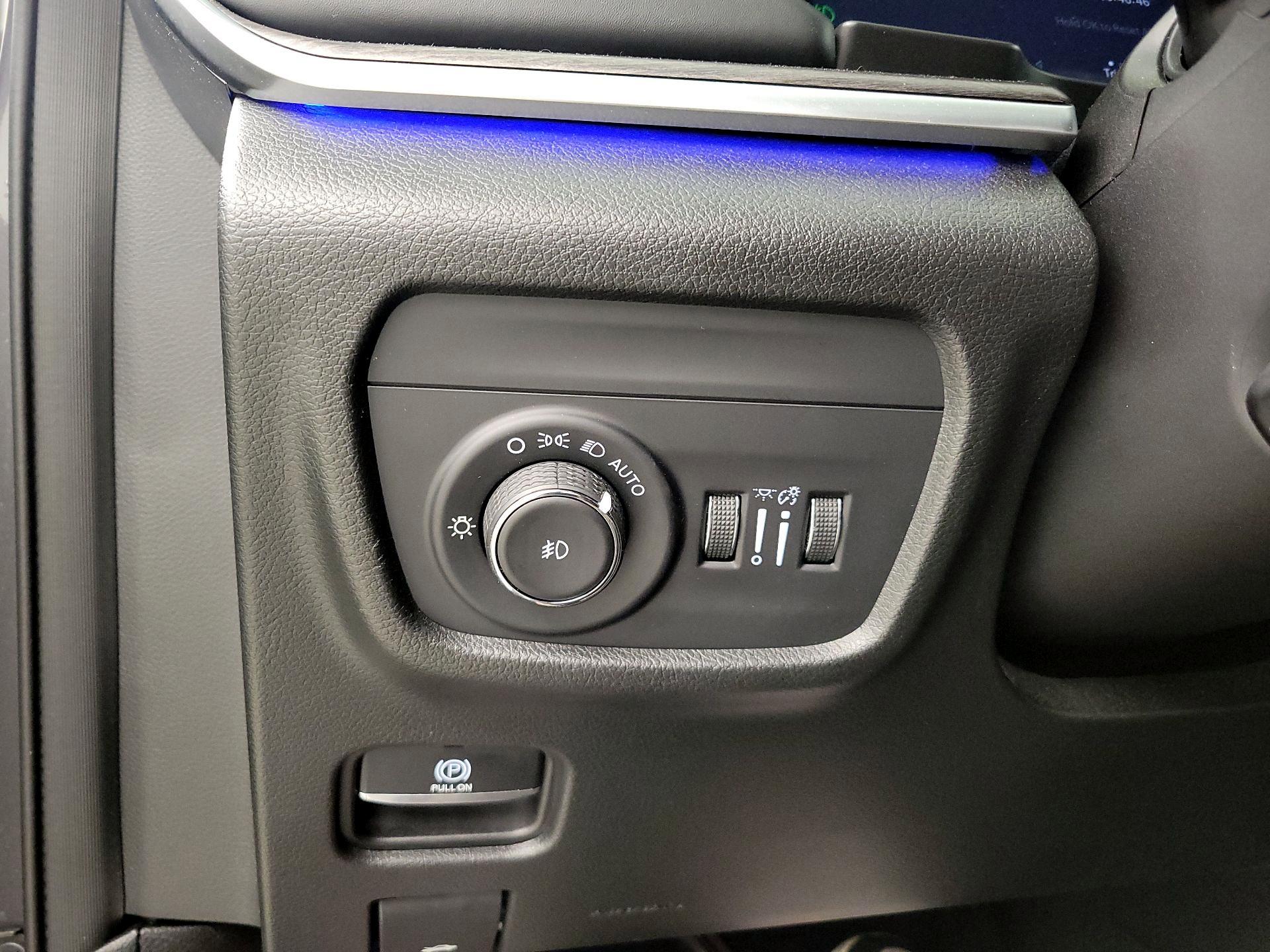 Thumbnail: 2022 Jeep Grand Cherokee - 13