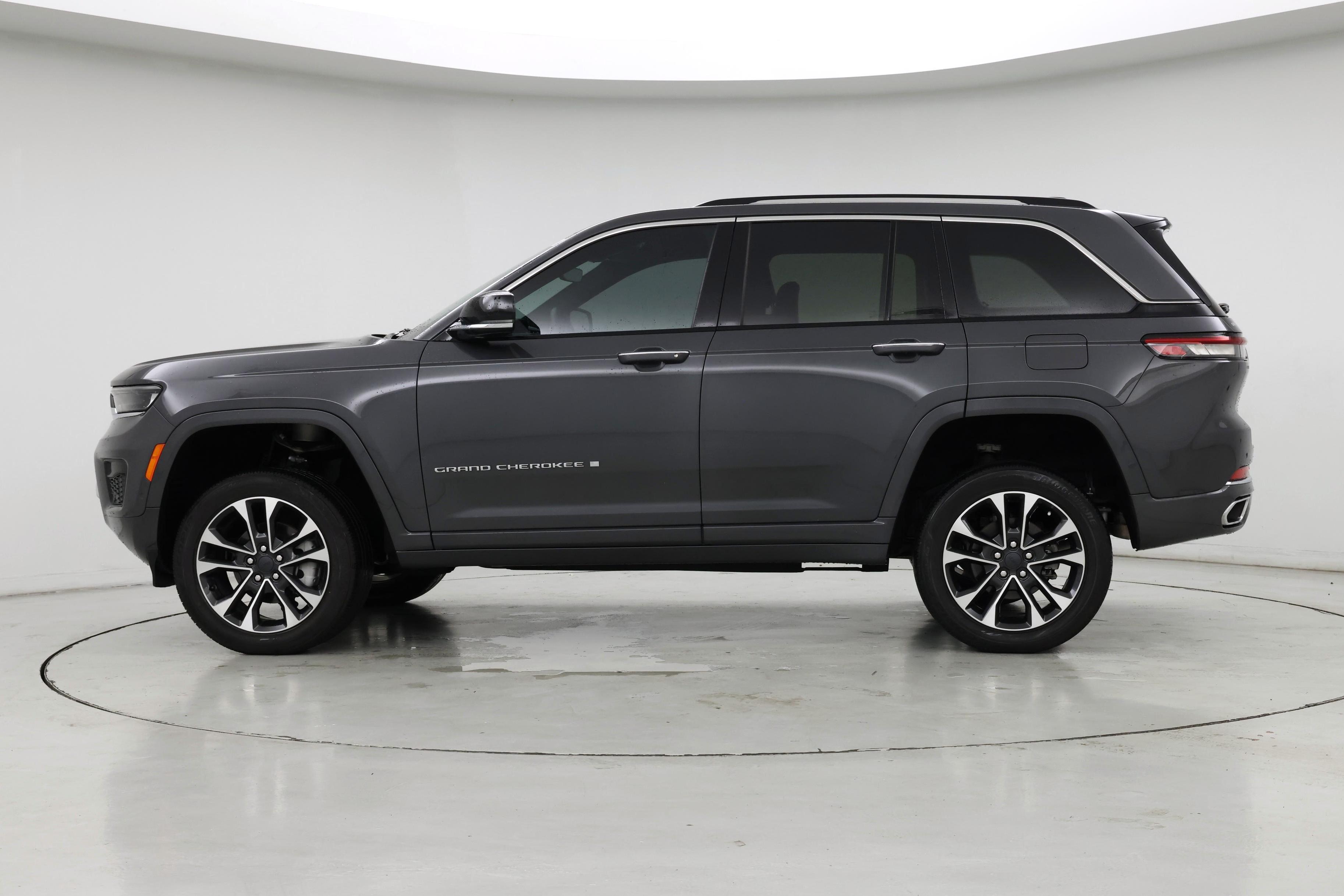 Thumbnail: 2022 Jeep Grand Cherokee - 3