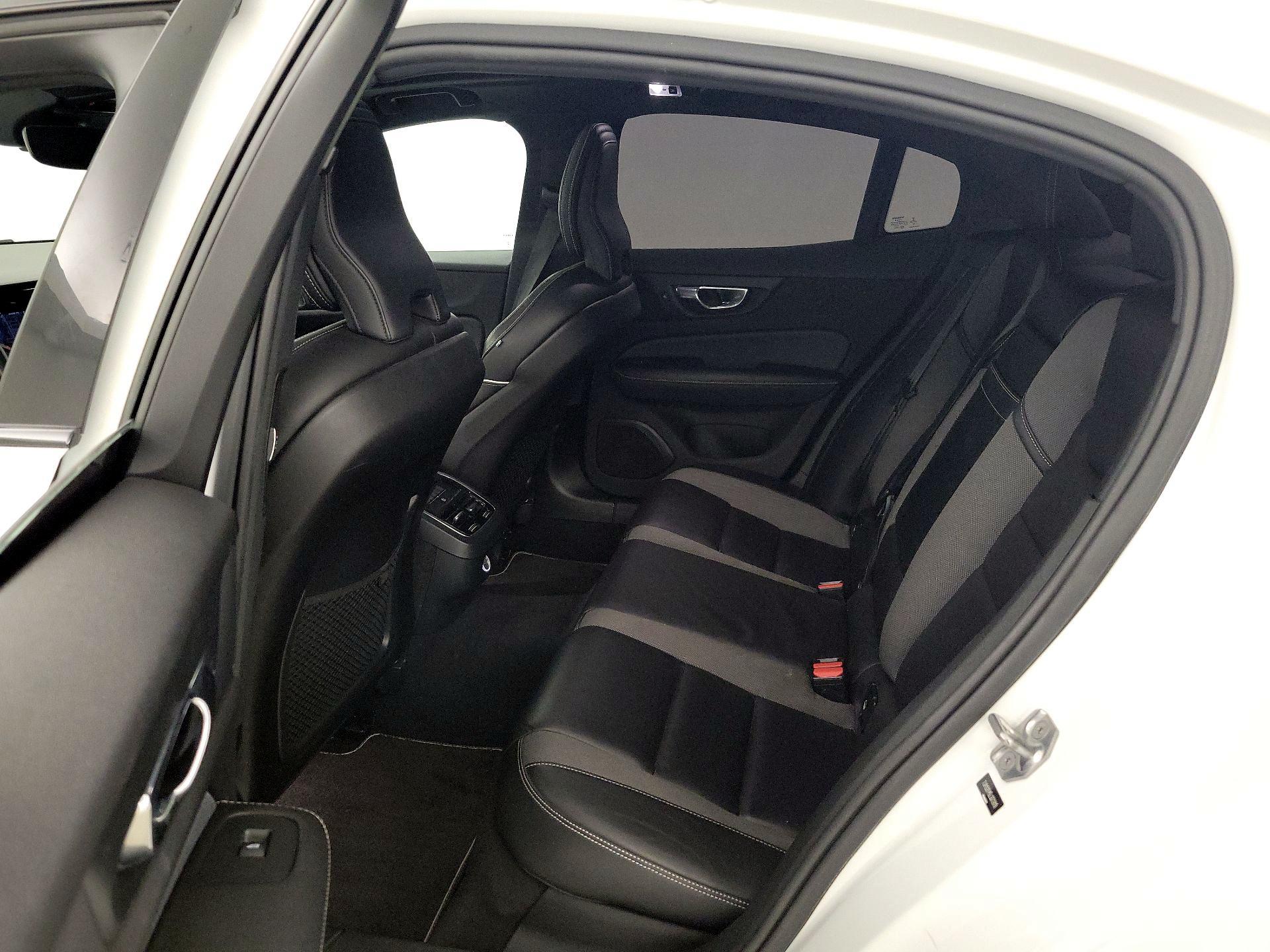 Thumbnail: 2020 Volvo S60 - 20