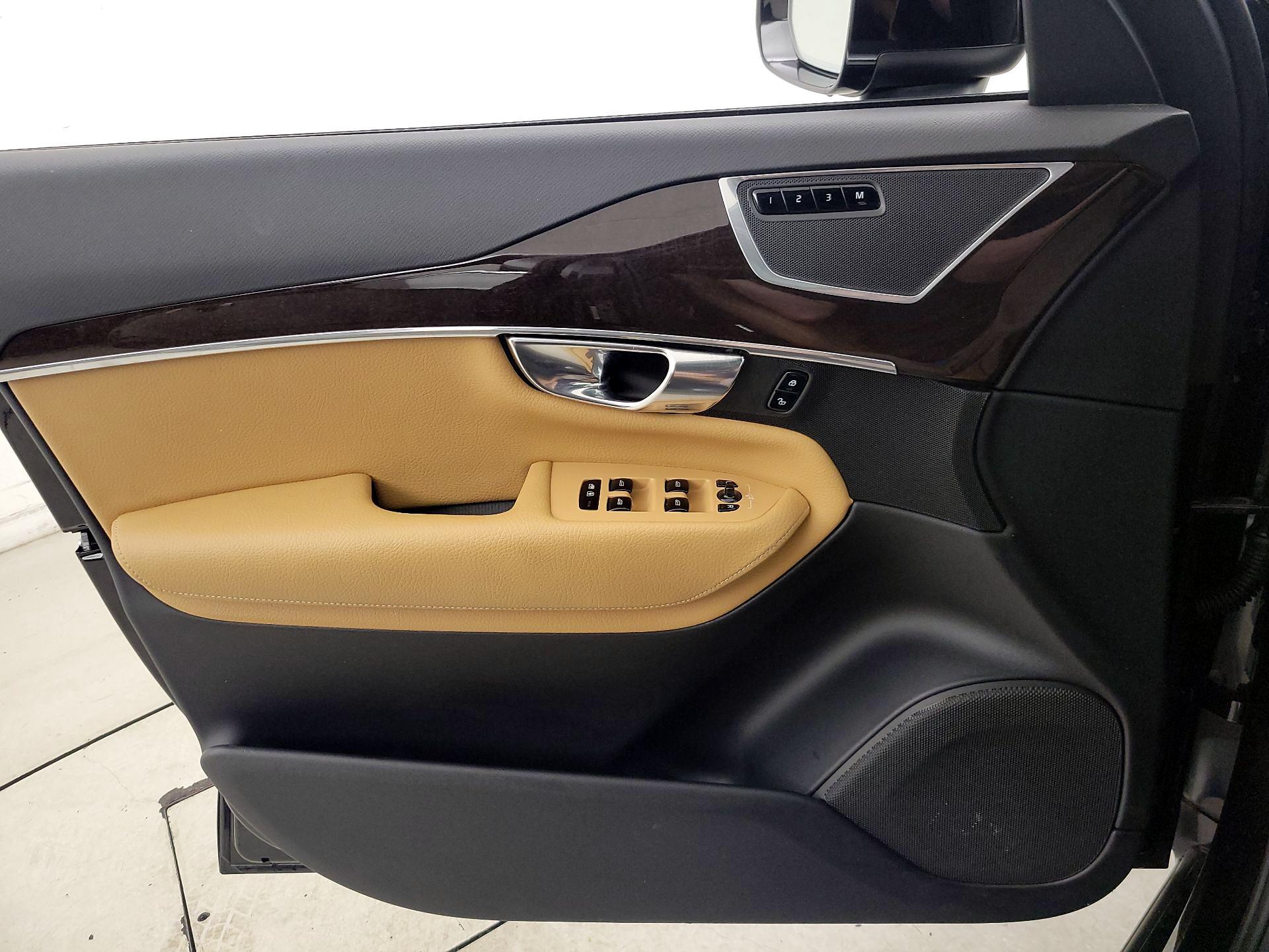 Thumbnail: 2019 Volvo XC90 - 12